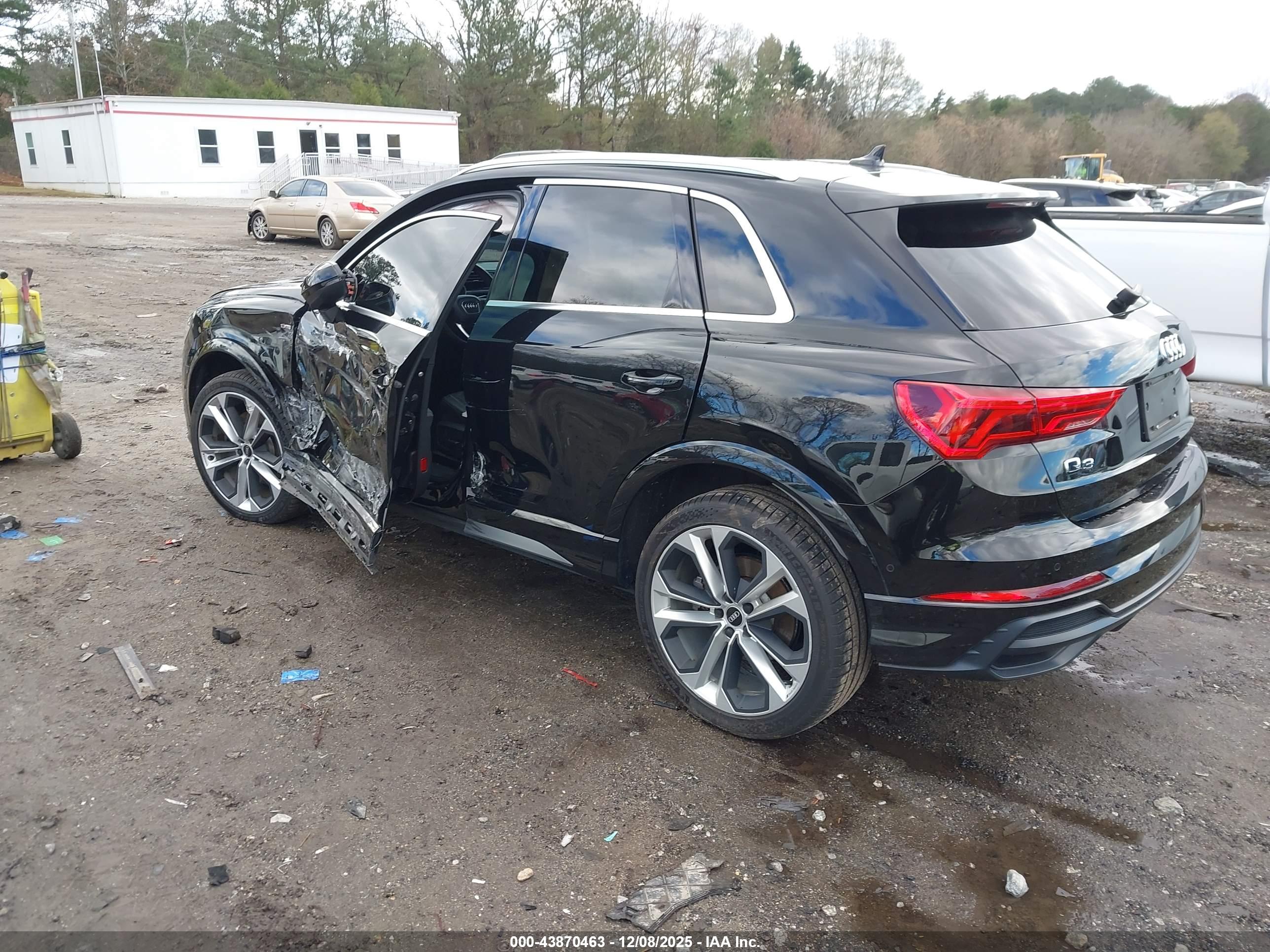 AUDI Q3 image 3