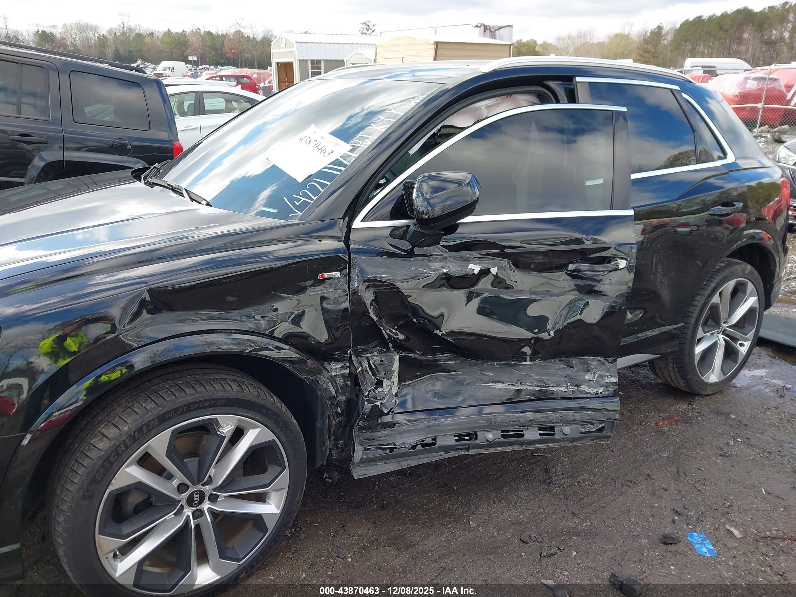 AUDI Q3 image 6