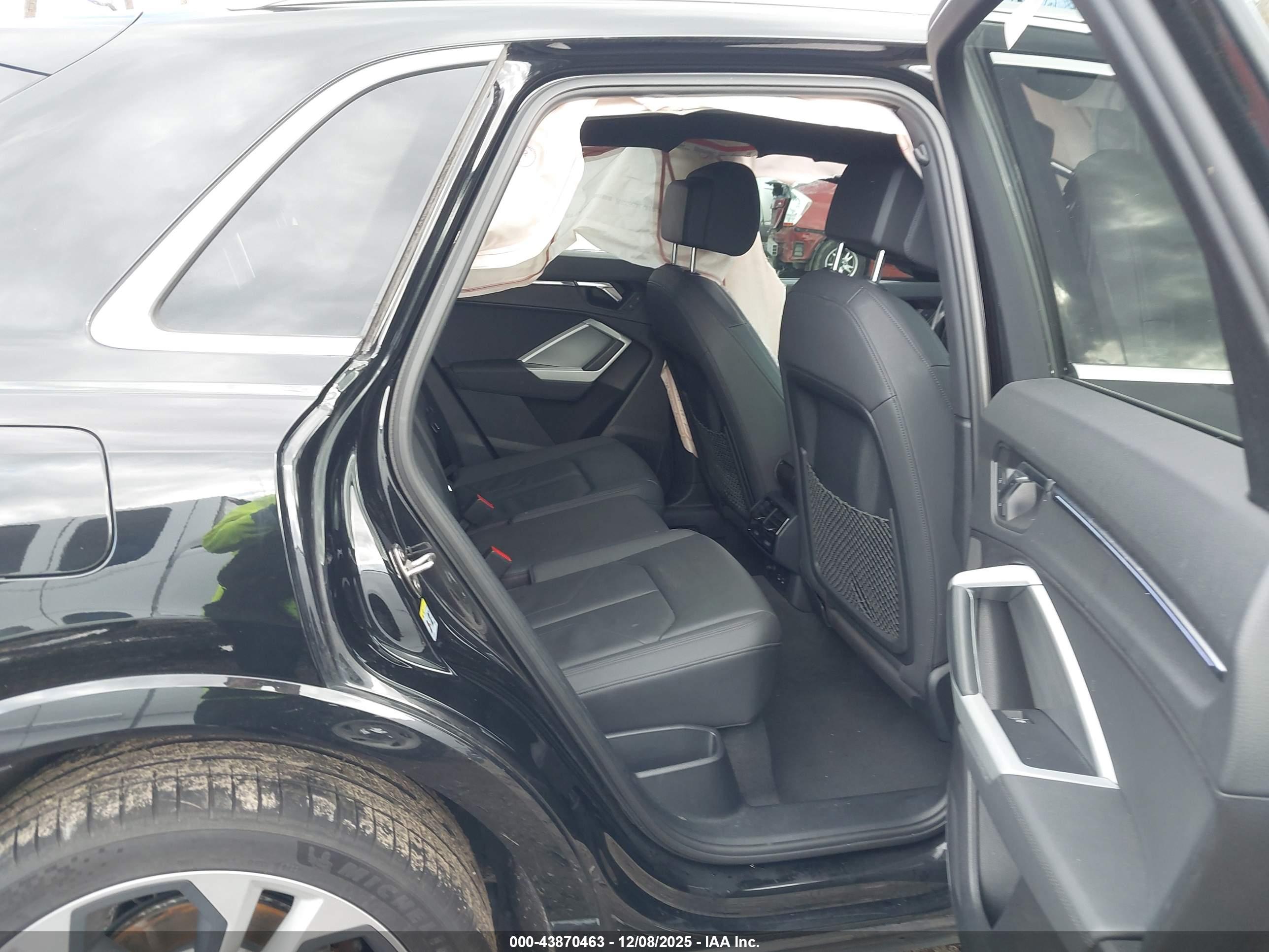 AUDI Q3 image 8