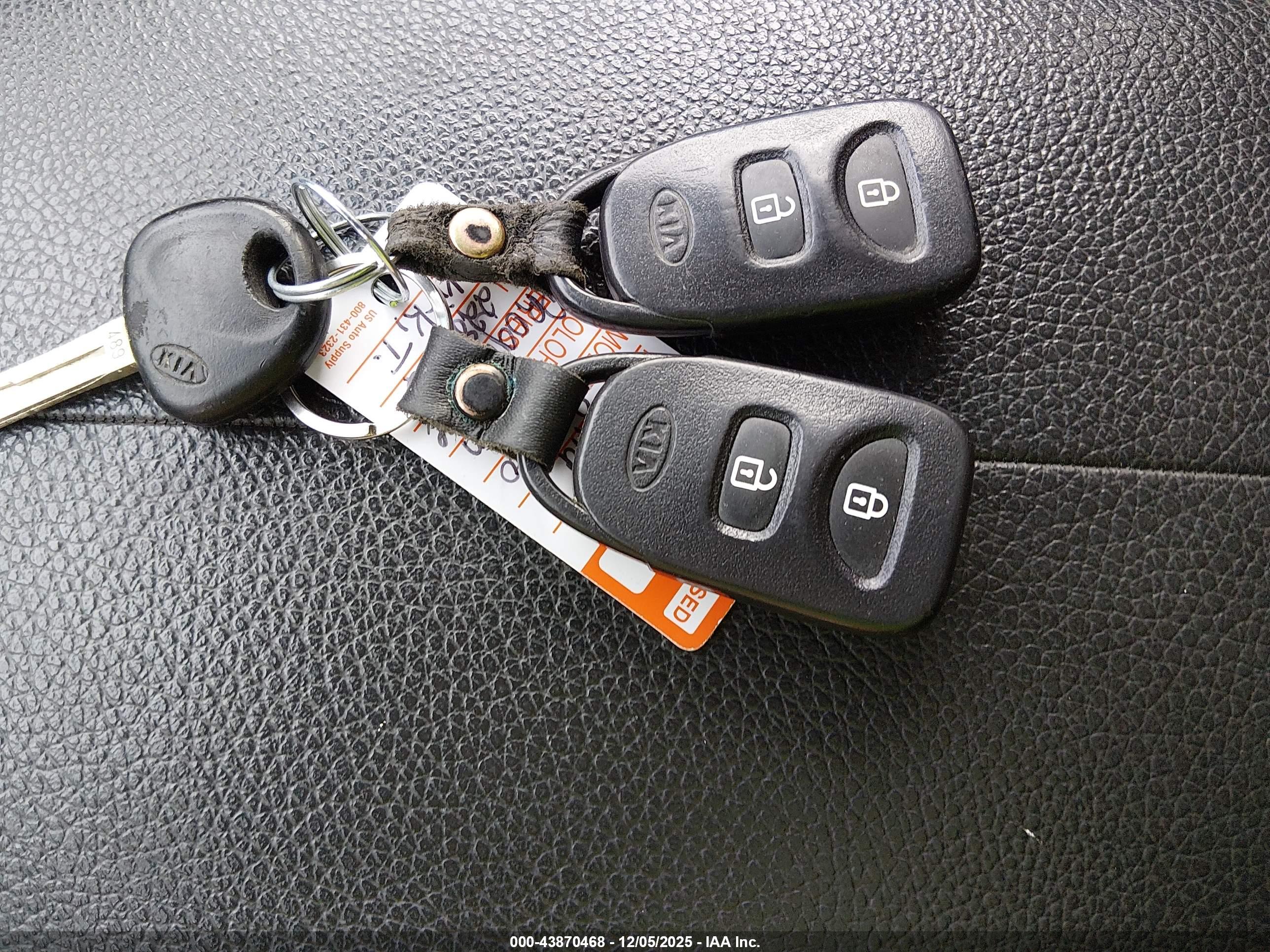 KIA SORENTO image 11