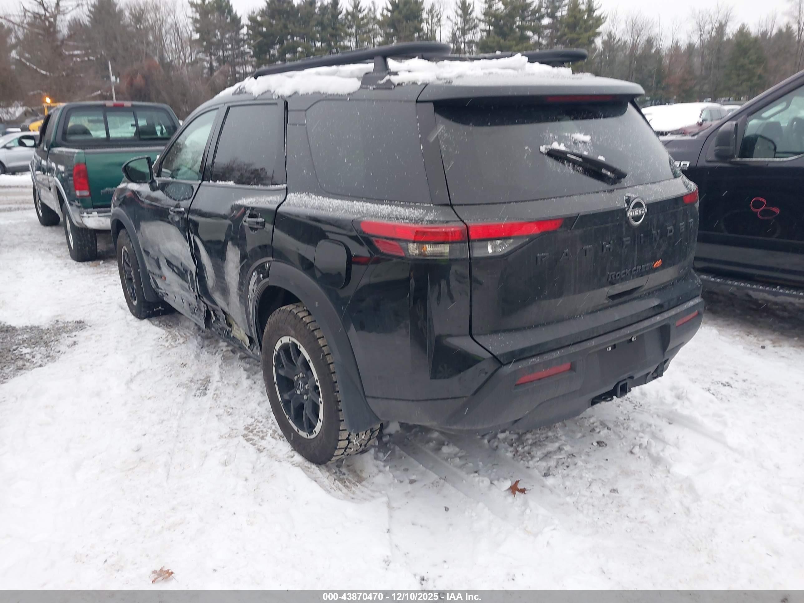 NISSAN PATHFINDER image 3