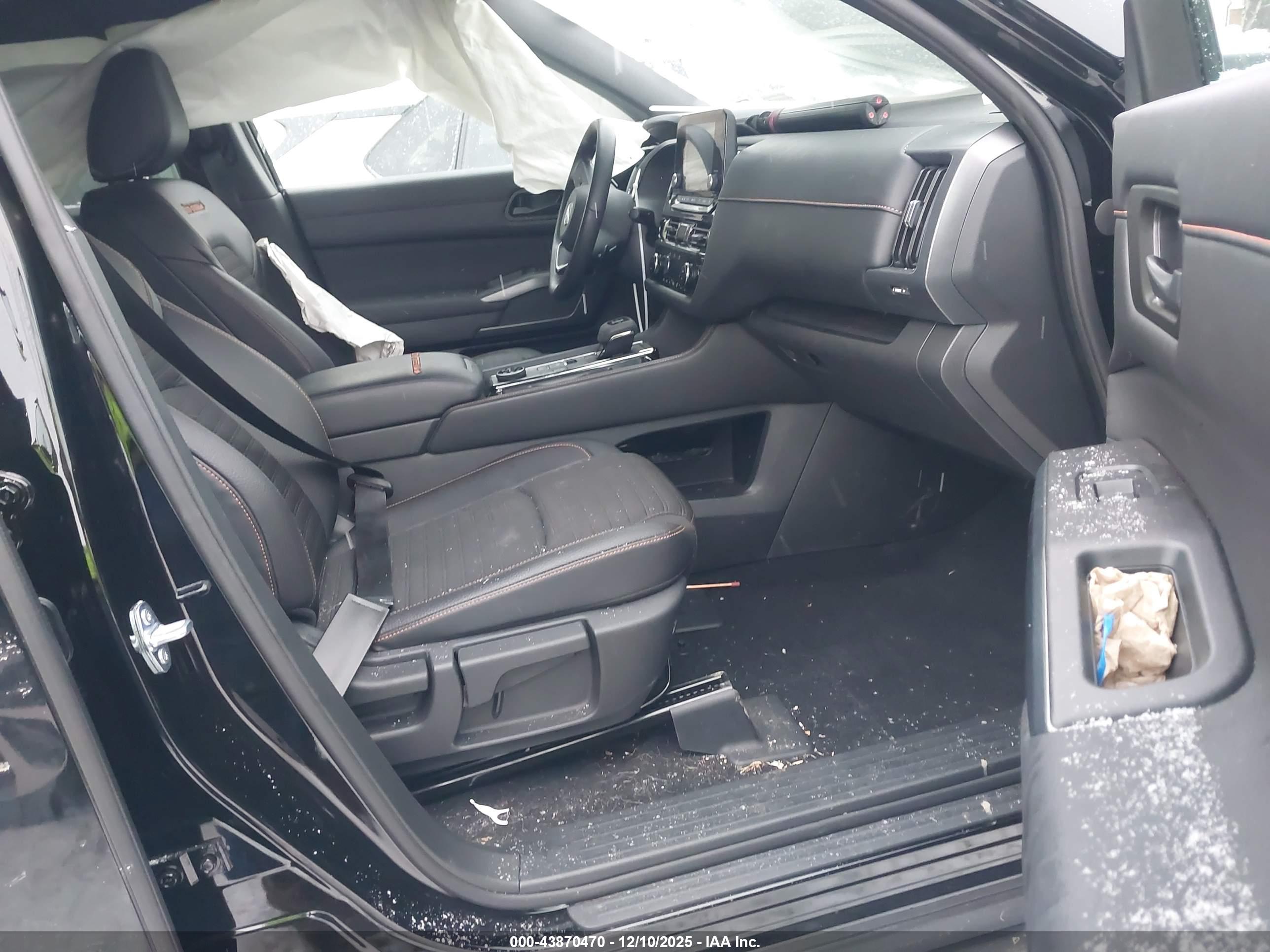 NISSAN PATHFINDER image 5