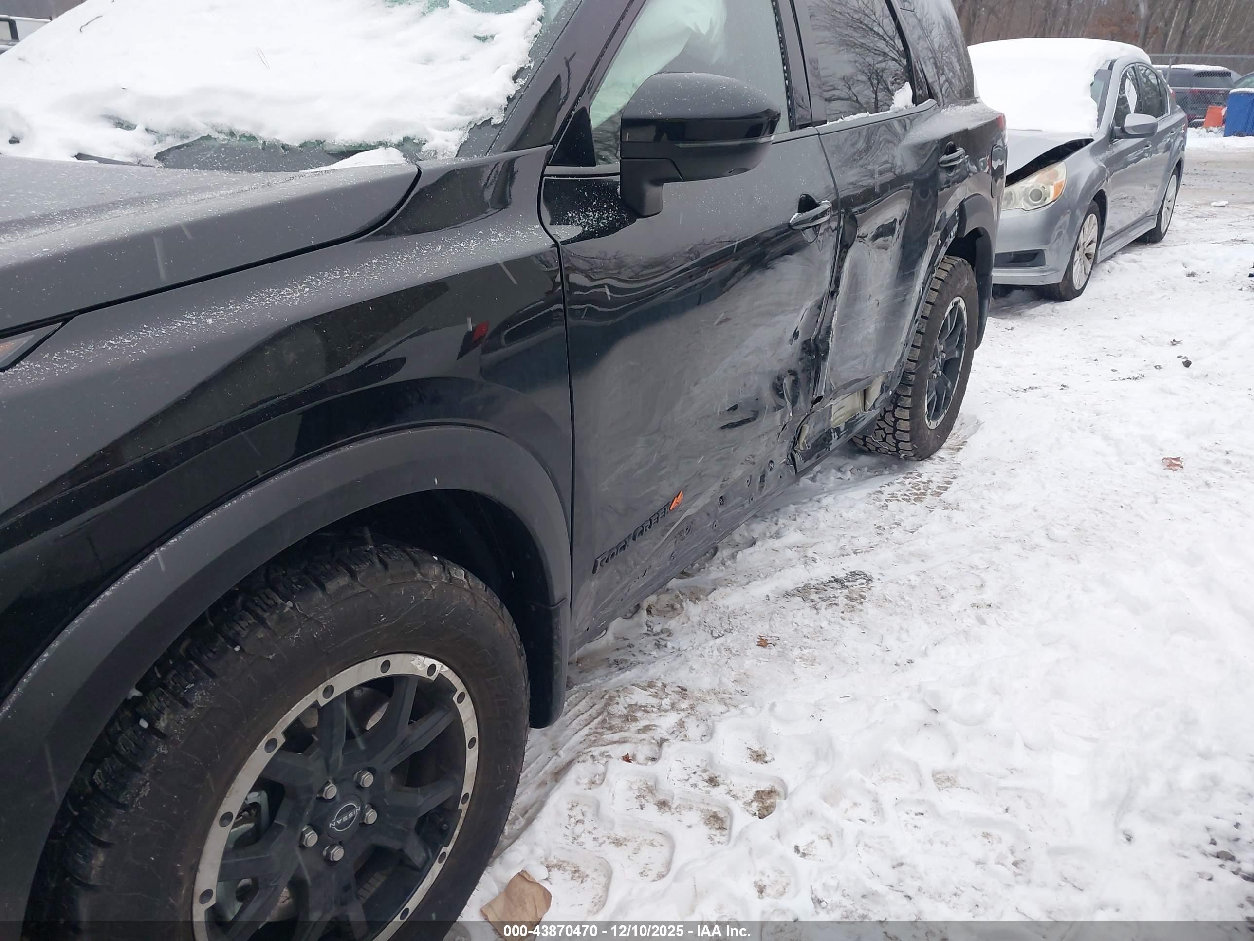 NISSAN PATHFINDER image 6