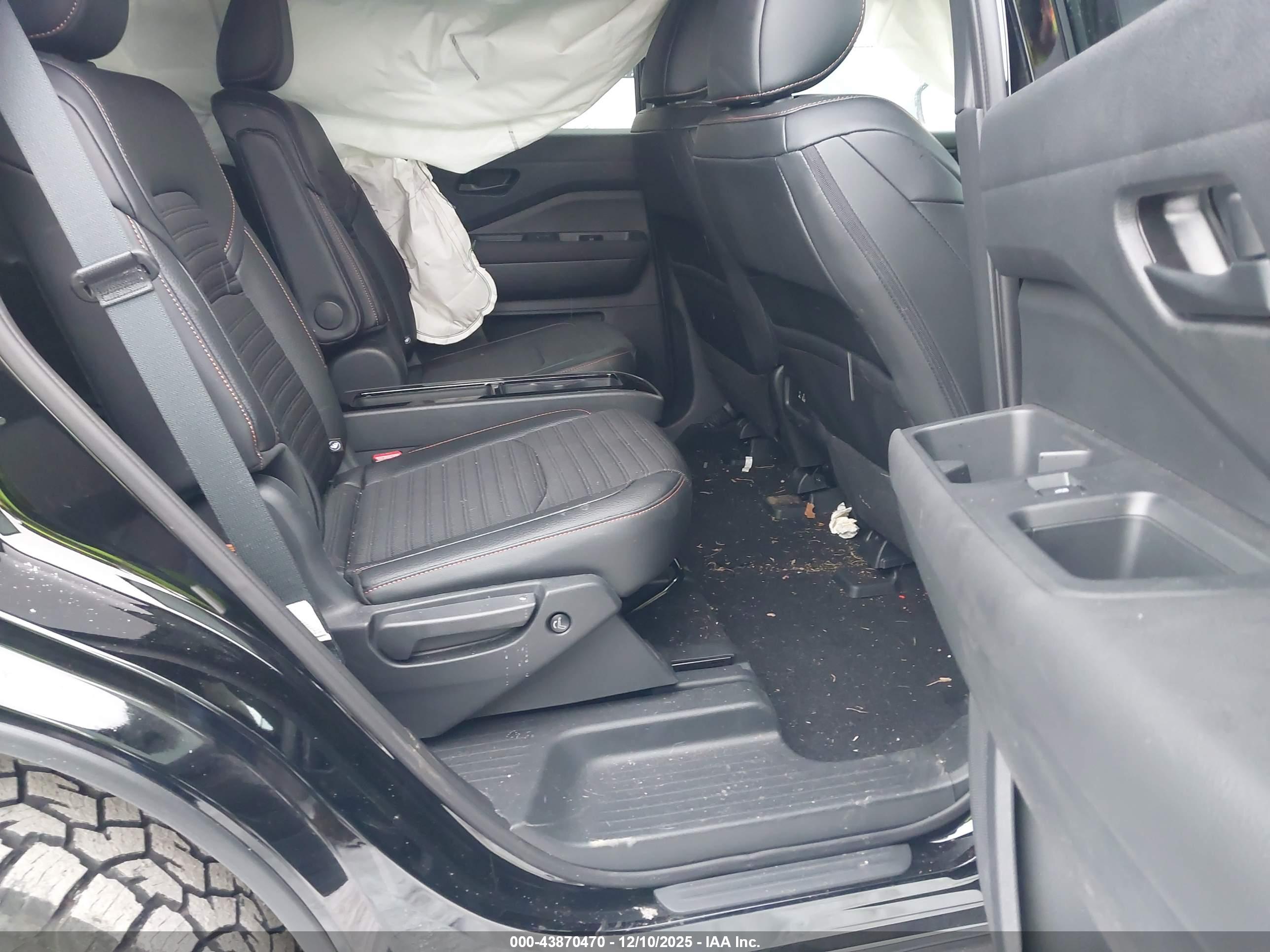 NISSAN PATHFINDER image 8