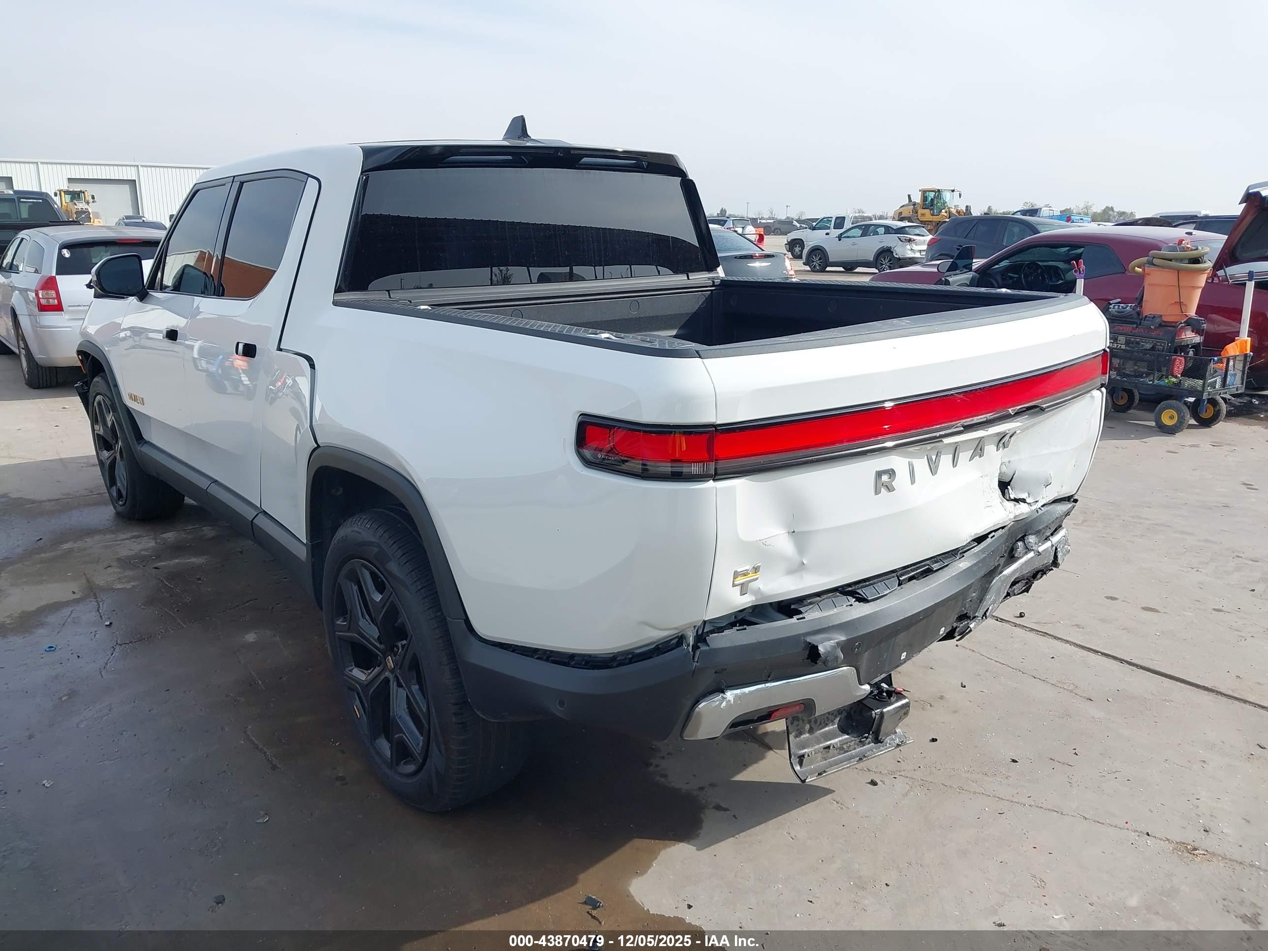 RIVIAN R1T image 3
