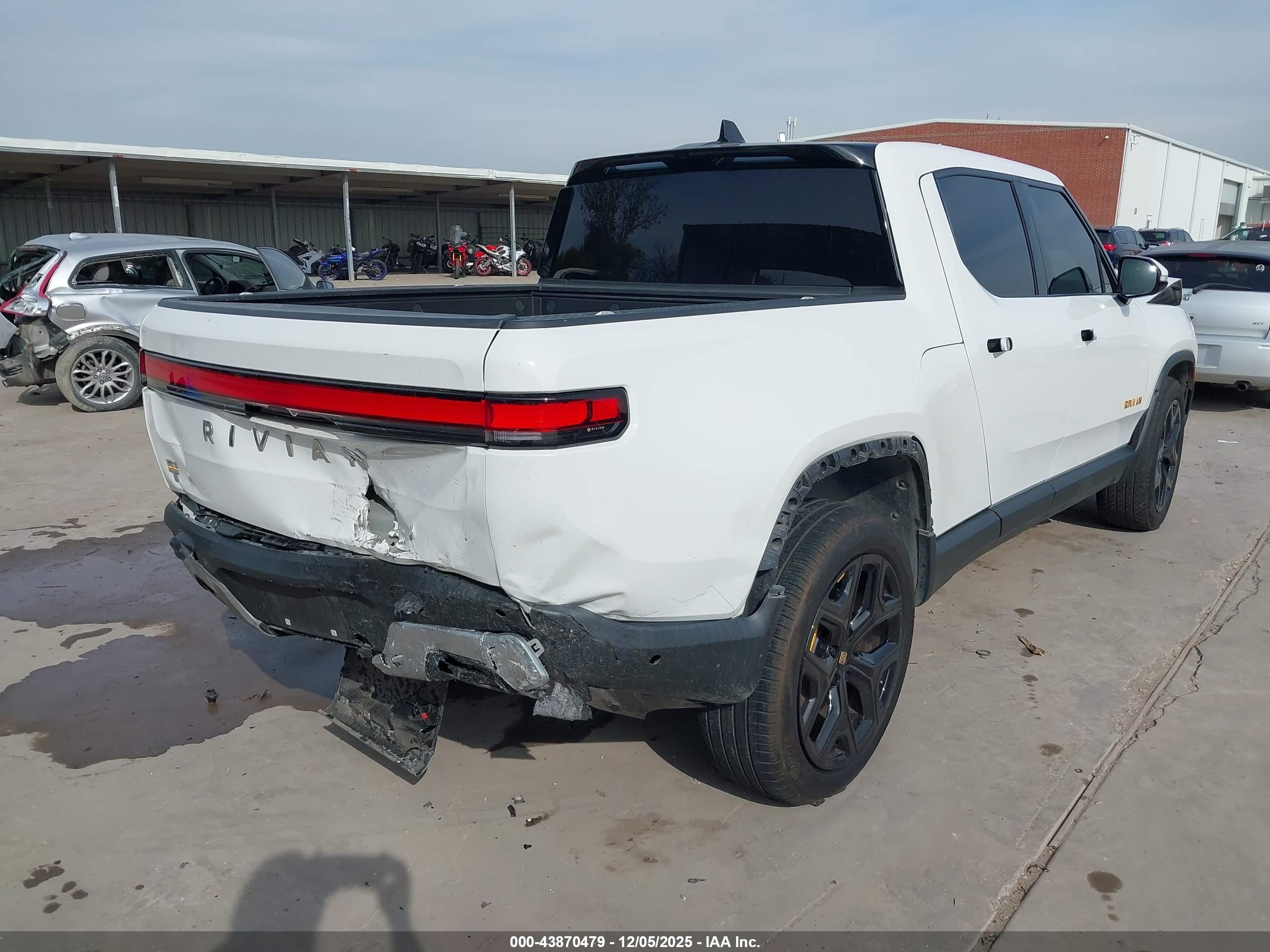 RIVIAN R1T image 4