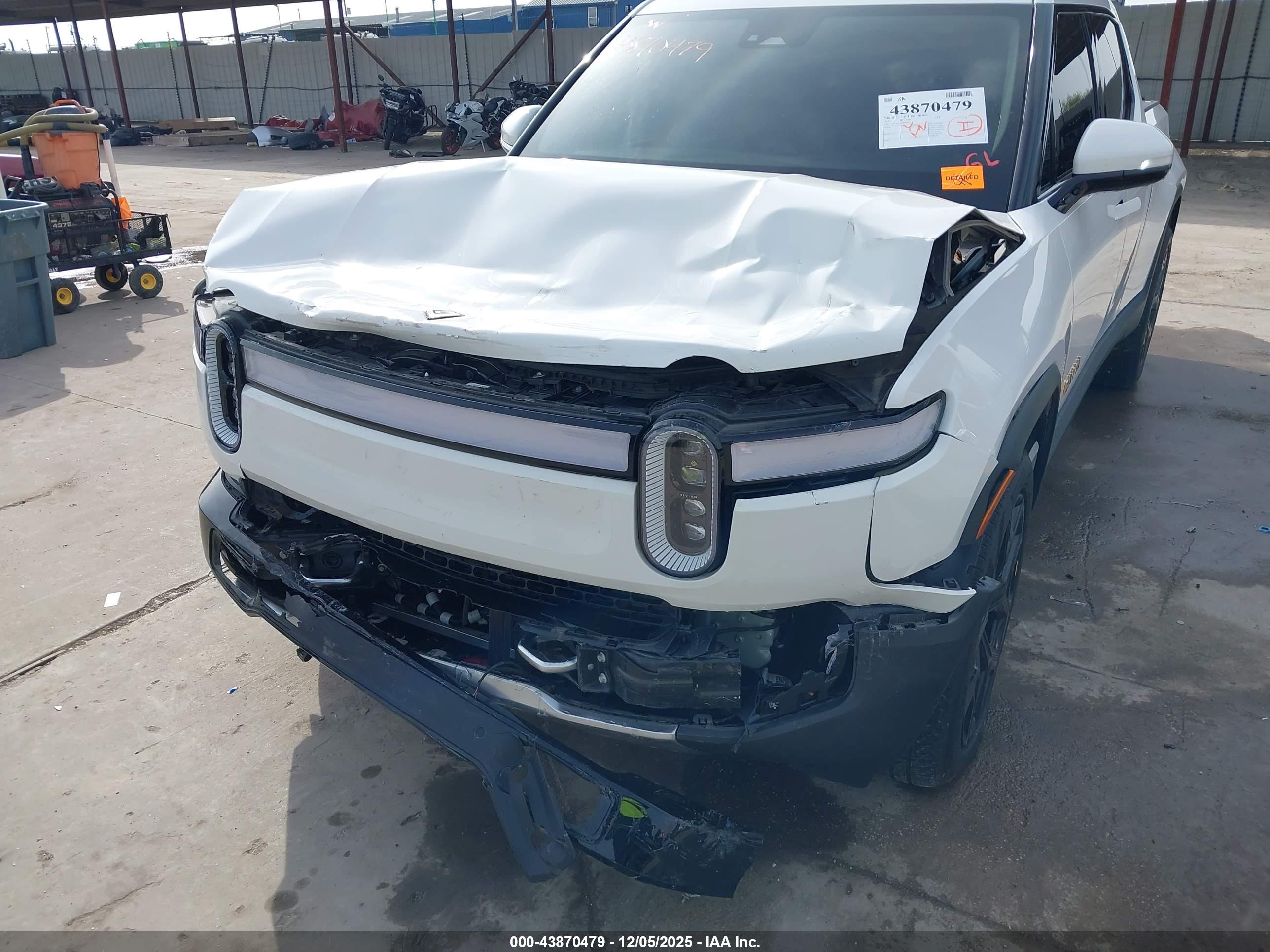 RIVIAN R1T image 6