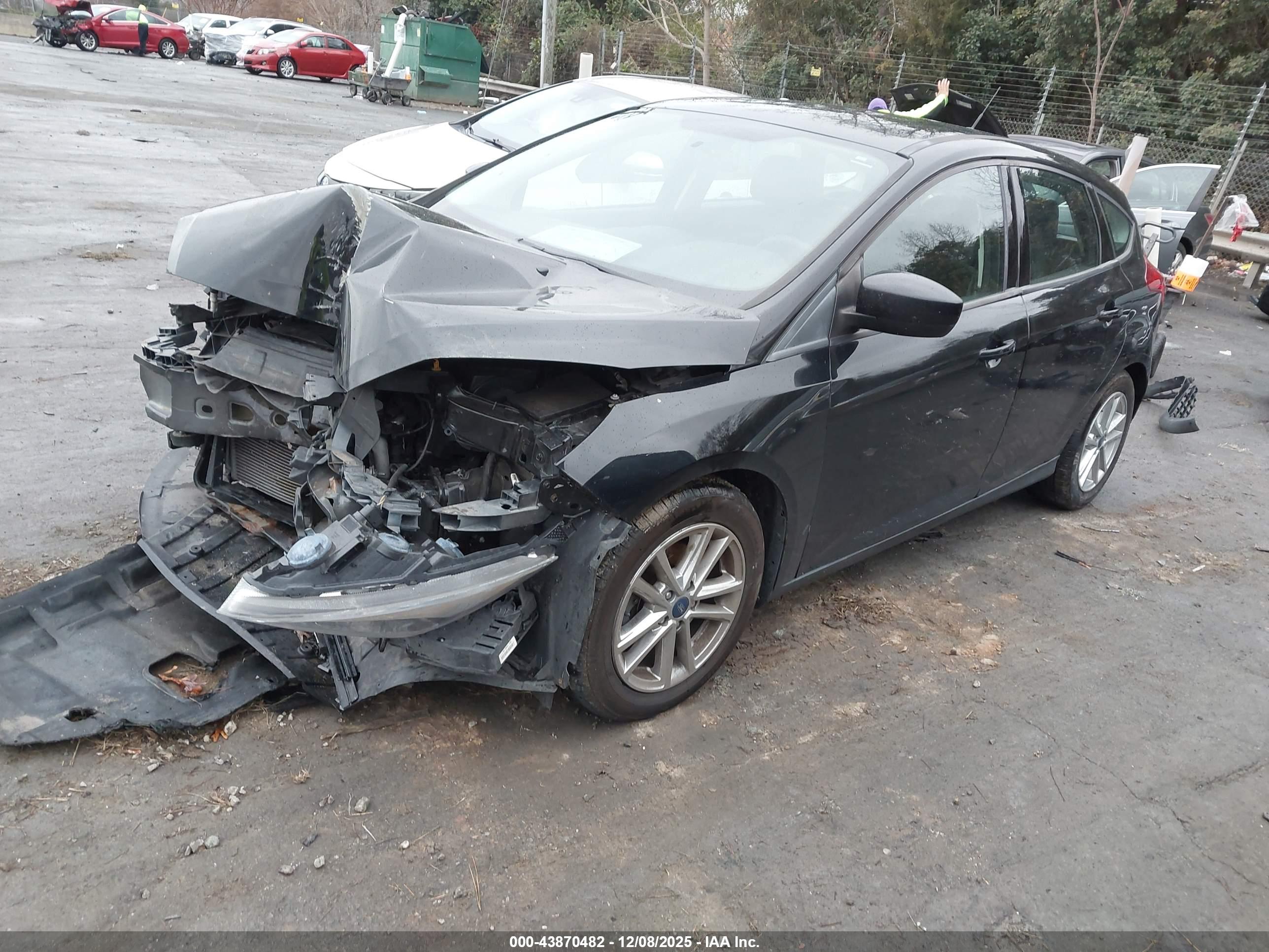 FORD FOCUS image 2
