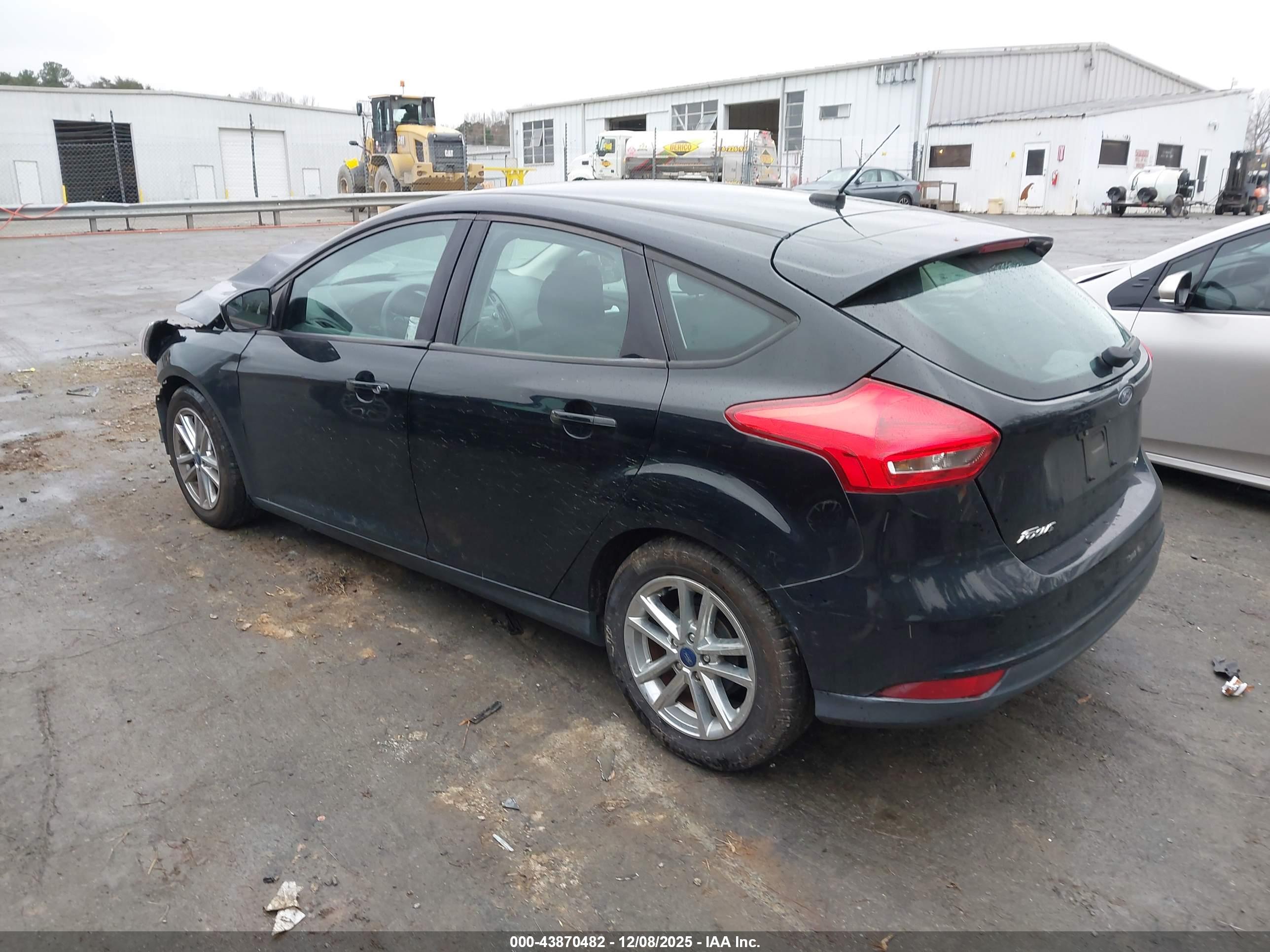 FORD FOCUS image 3