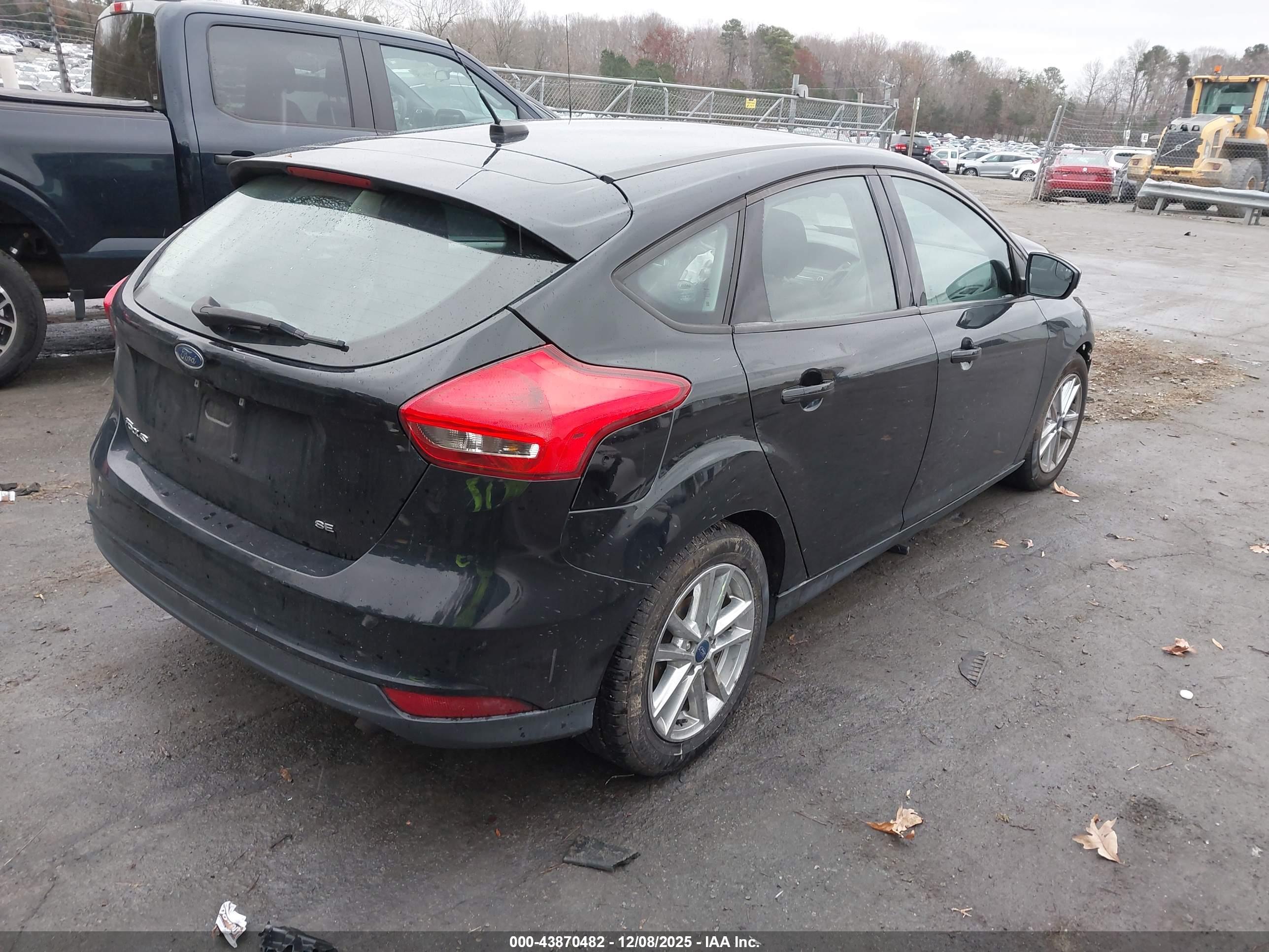 FORD FOCUS image 4
