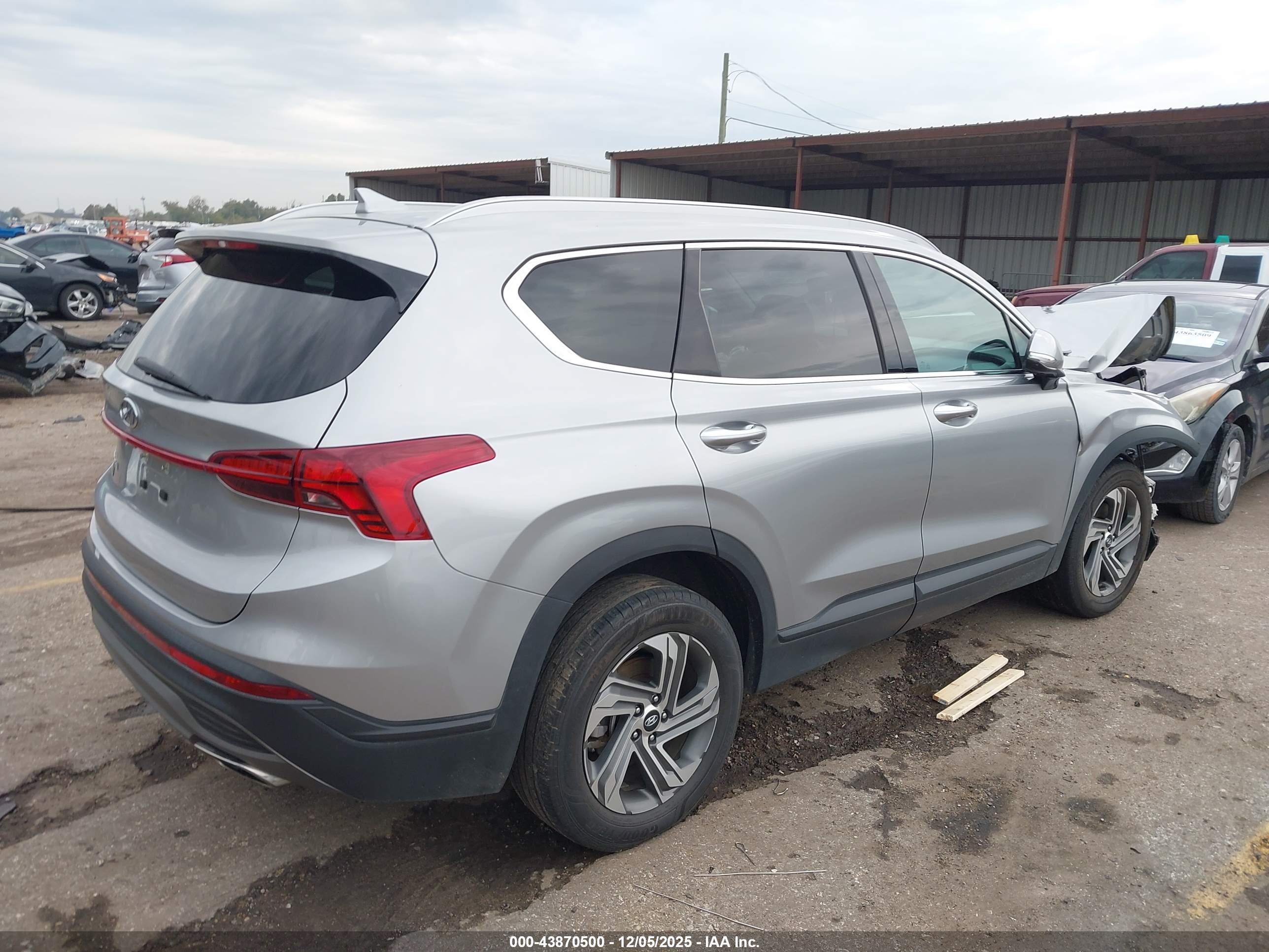 HYUNDAI SANTA image 4