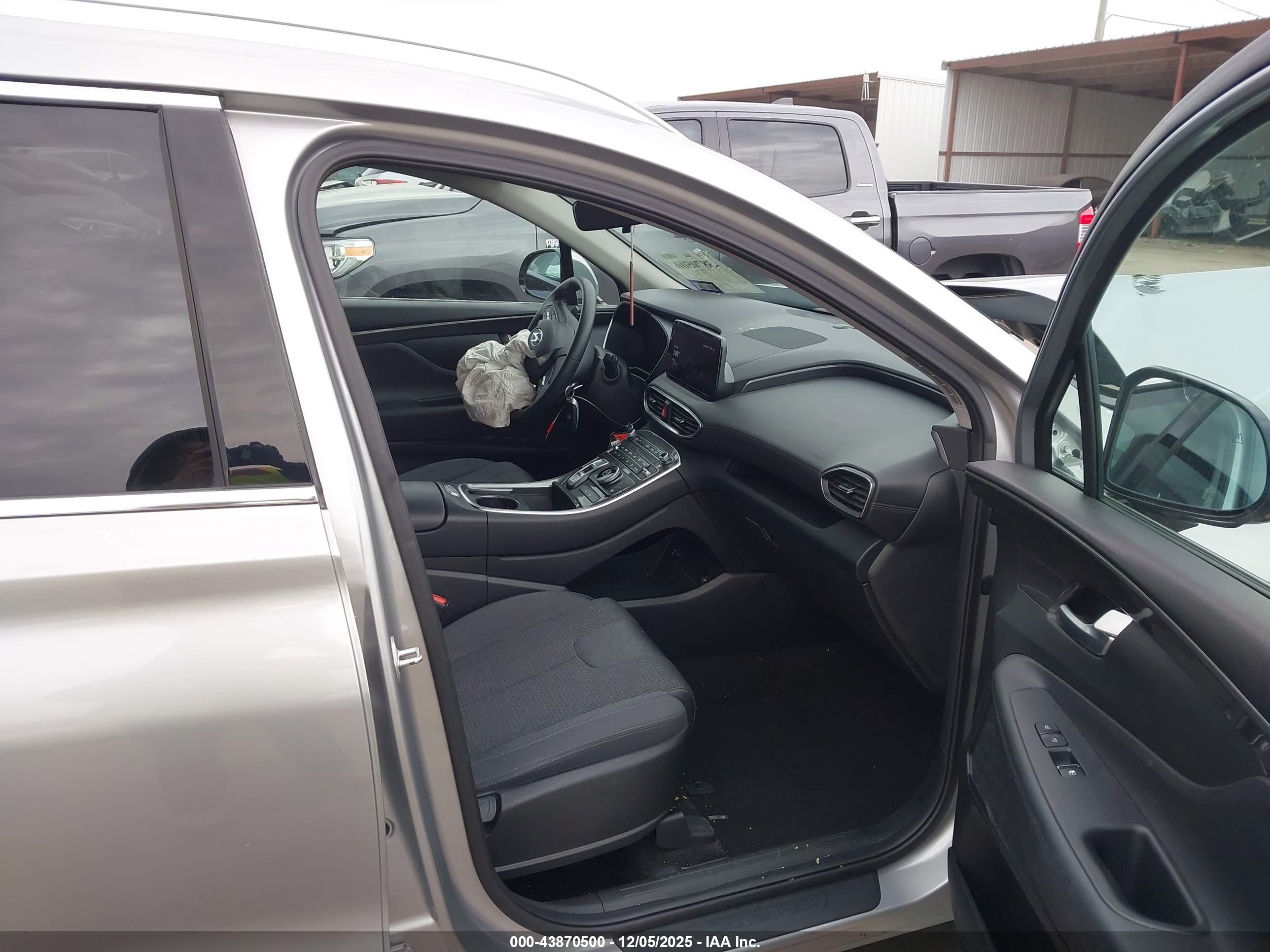 HYUNDAI SANTA image 5