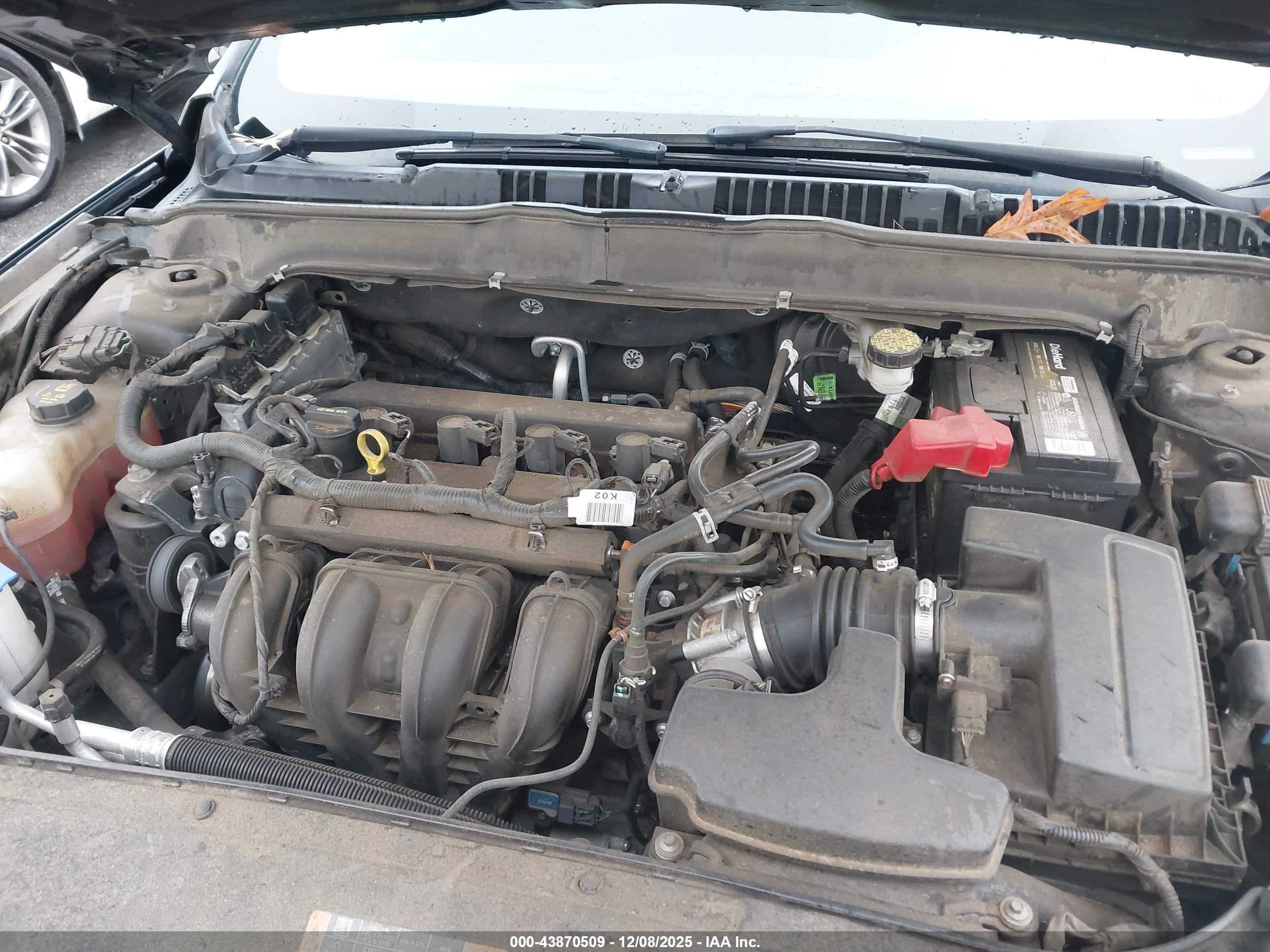 FORD FUSION image 10
