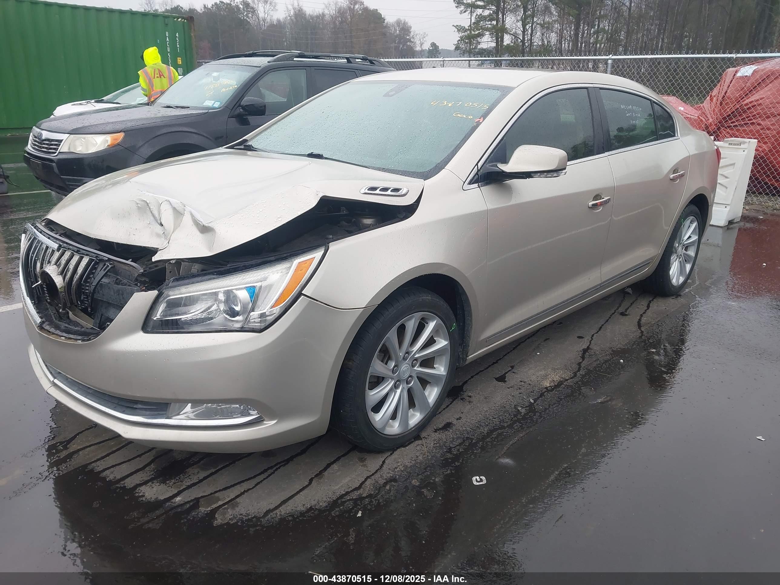 BUICK LACROSSE image 2