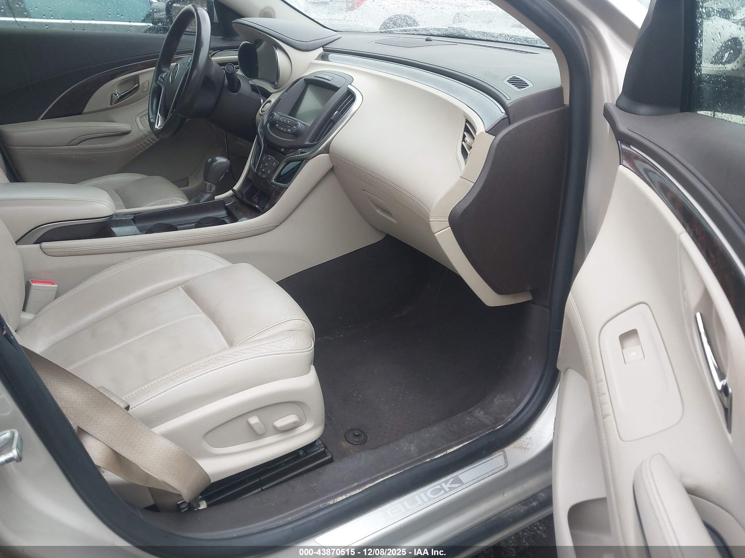 BUICK LACROSSE image 5