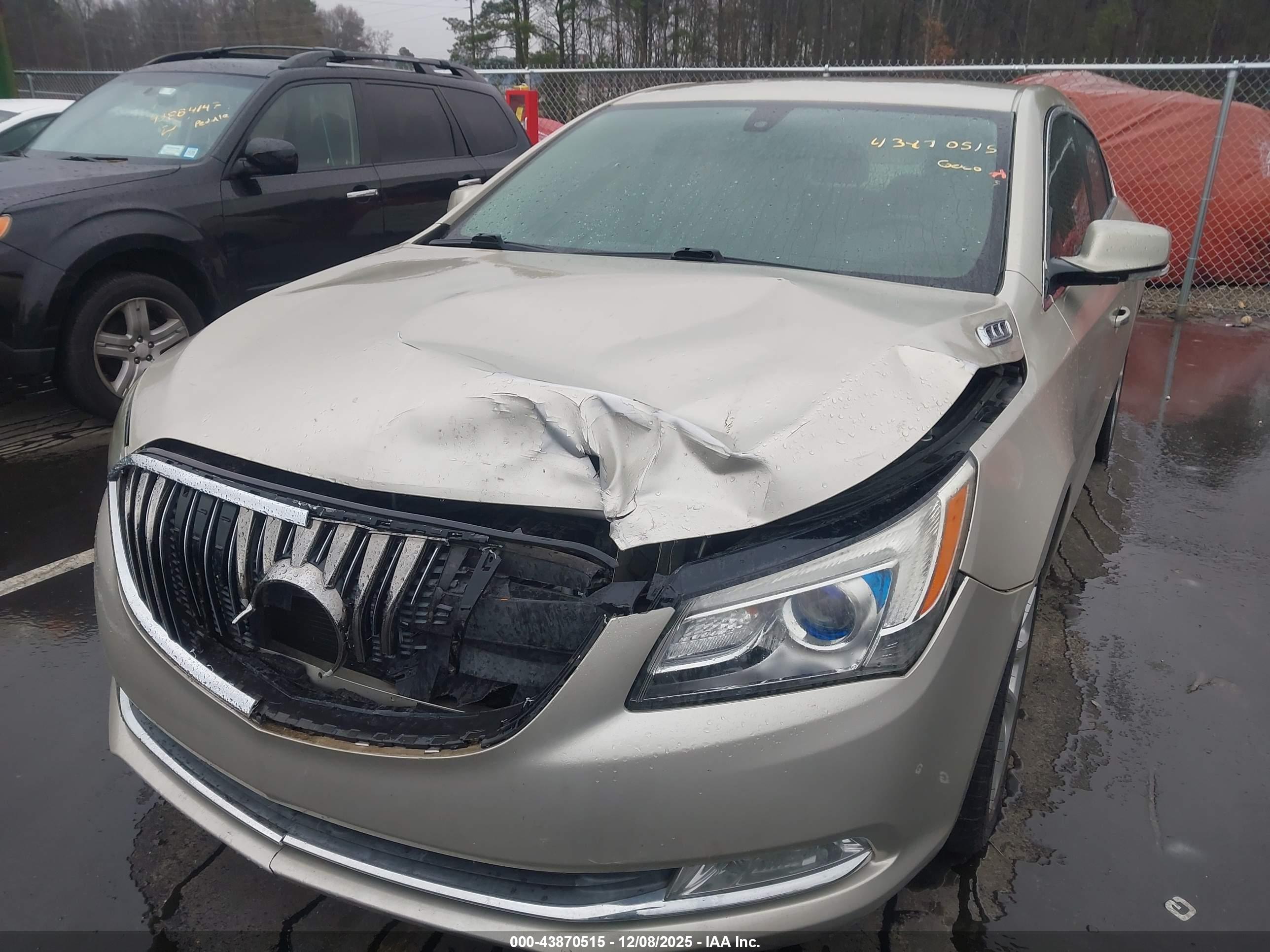 BUICK LACROSSE image 6