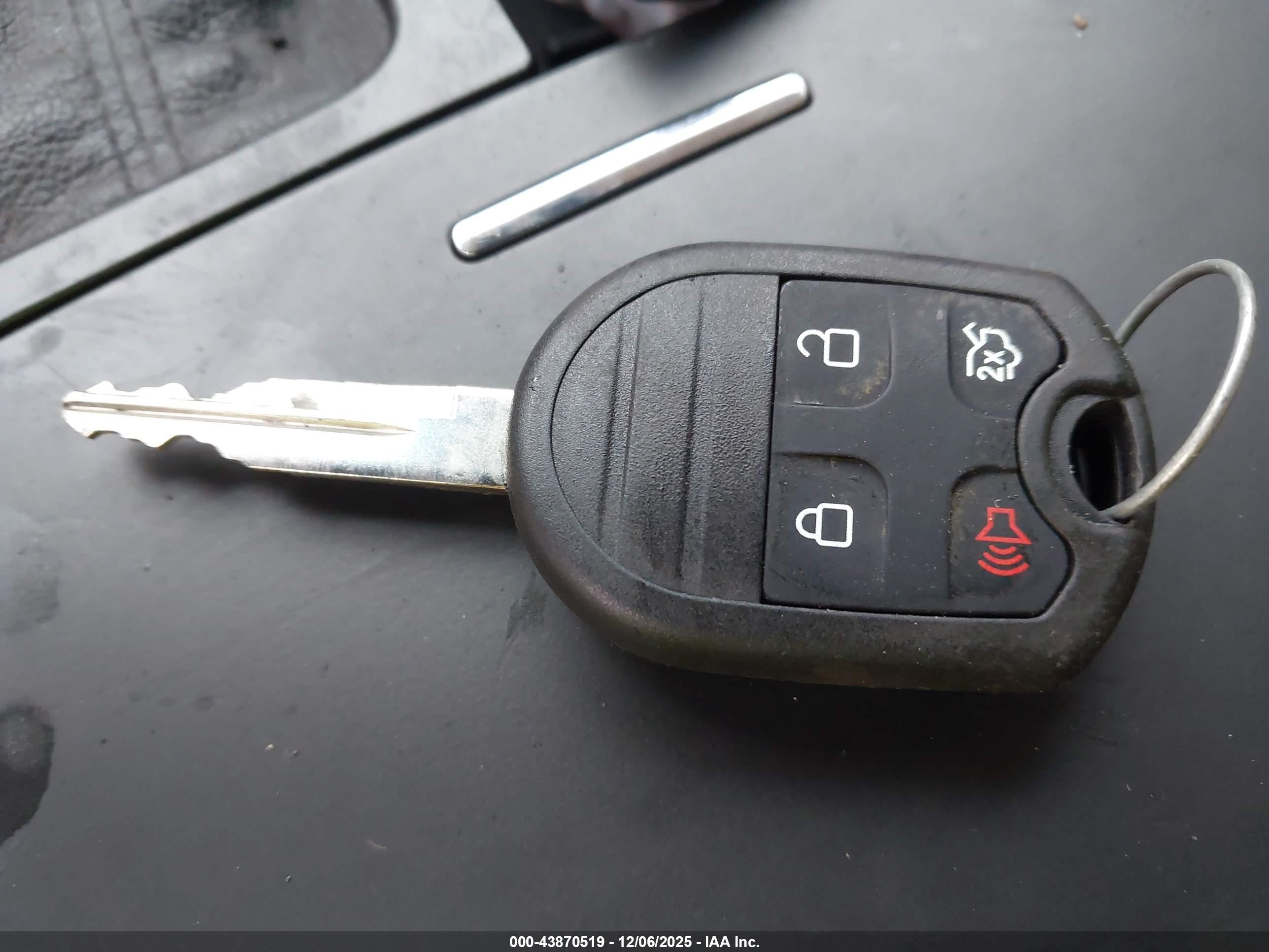 FORD TAURUS image 11