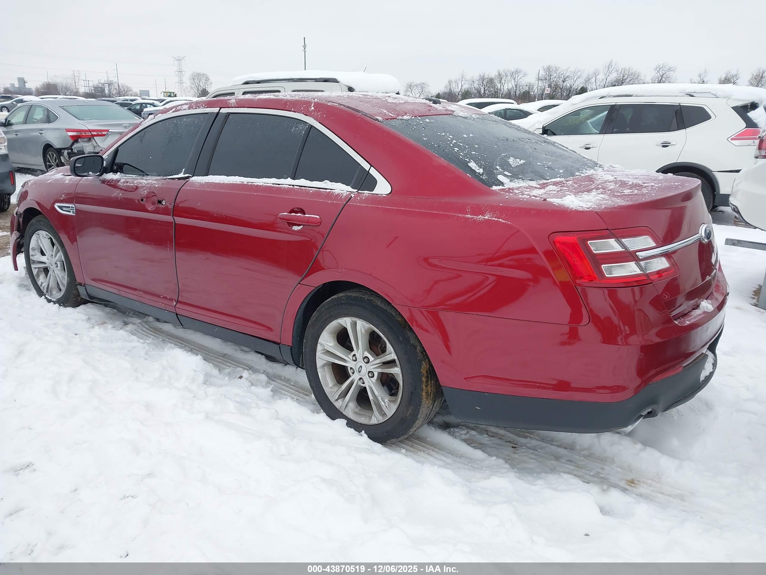 FORD TAURUS image 3