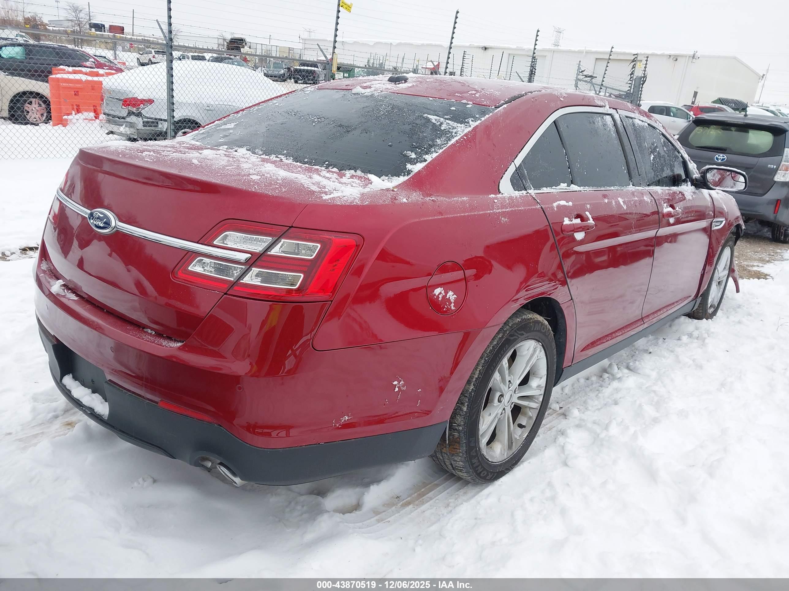 FORD TAURUS image 4