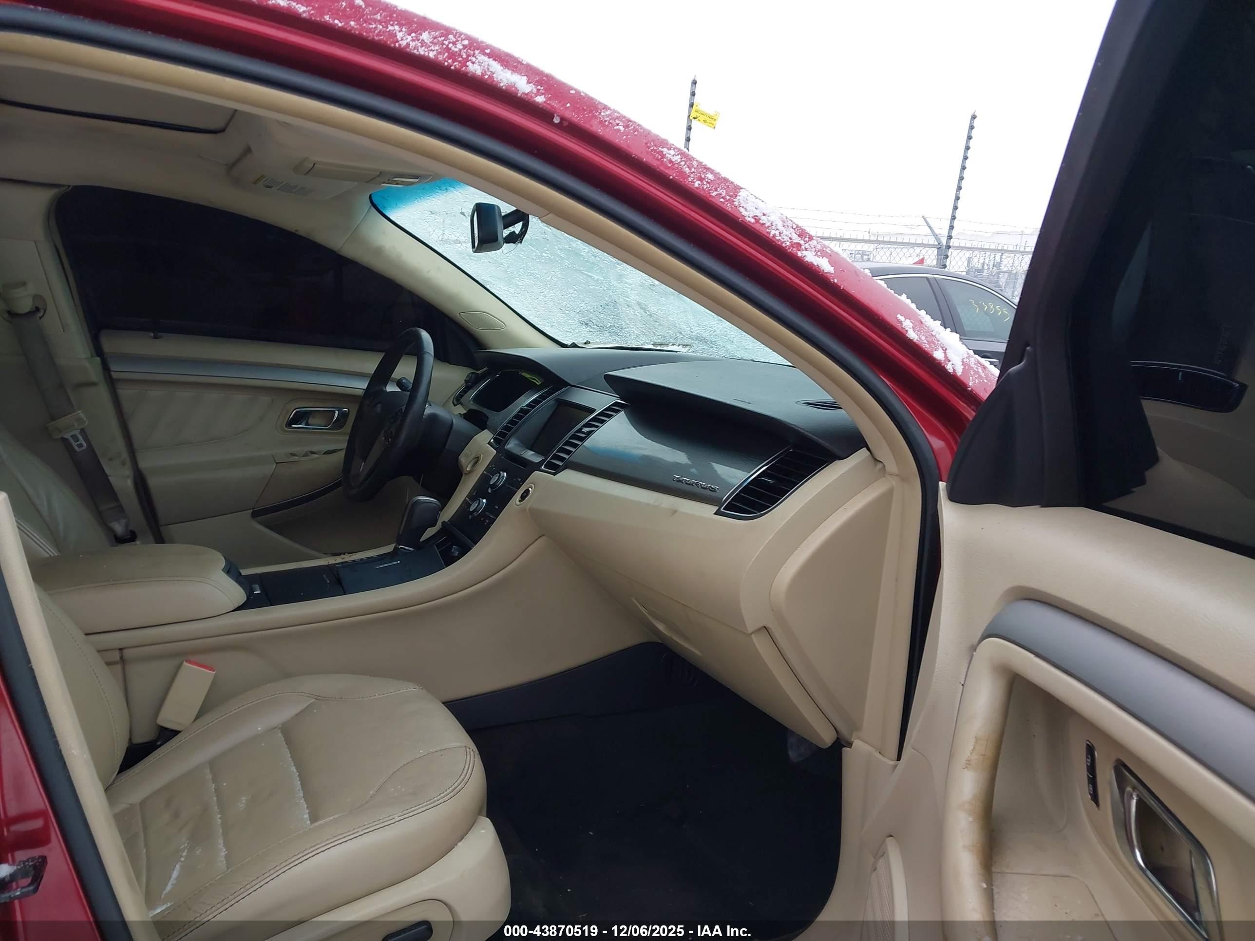 FORD TAURUS image 5