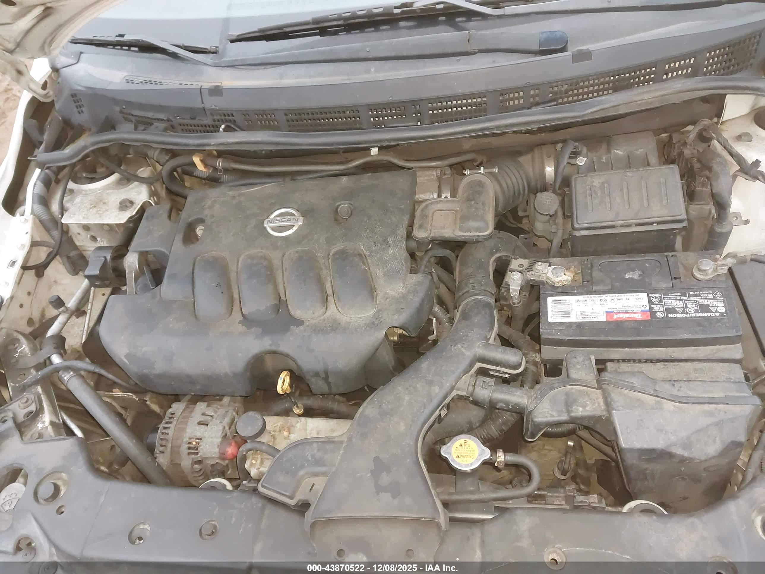 NISSAN VERSA image 10