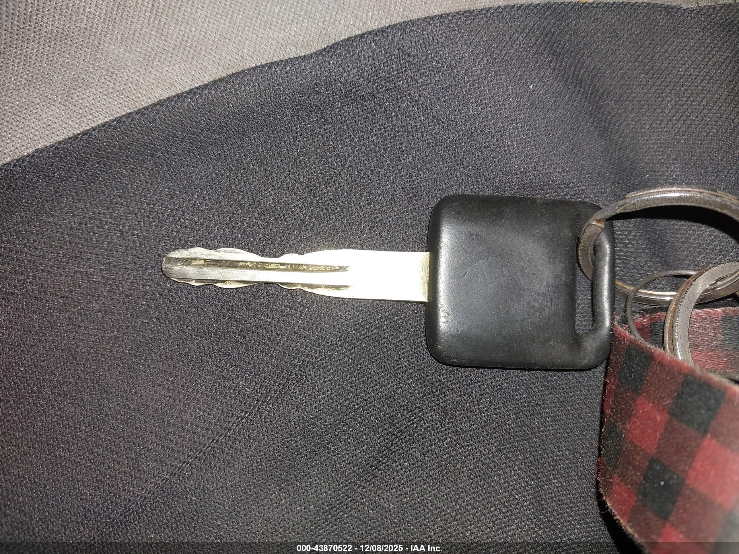 NISSAN VERSA image 11
