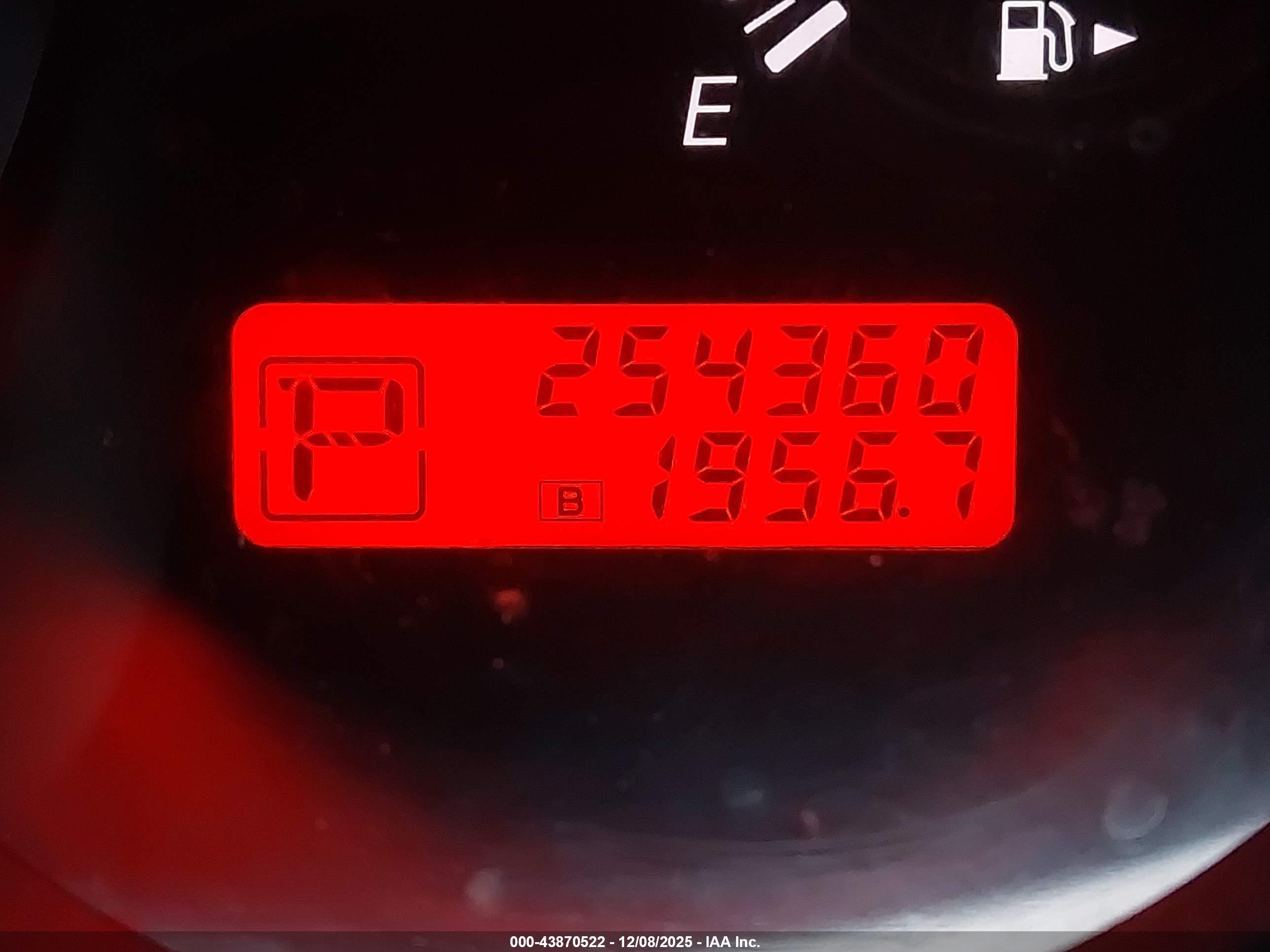 NISSAN VERSA image 7