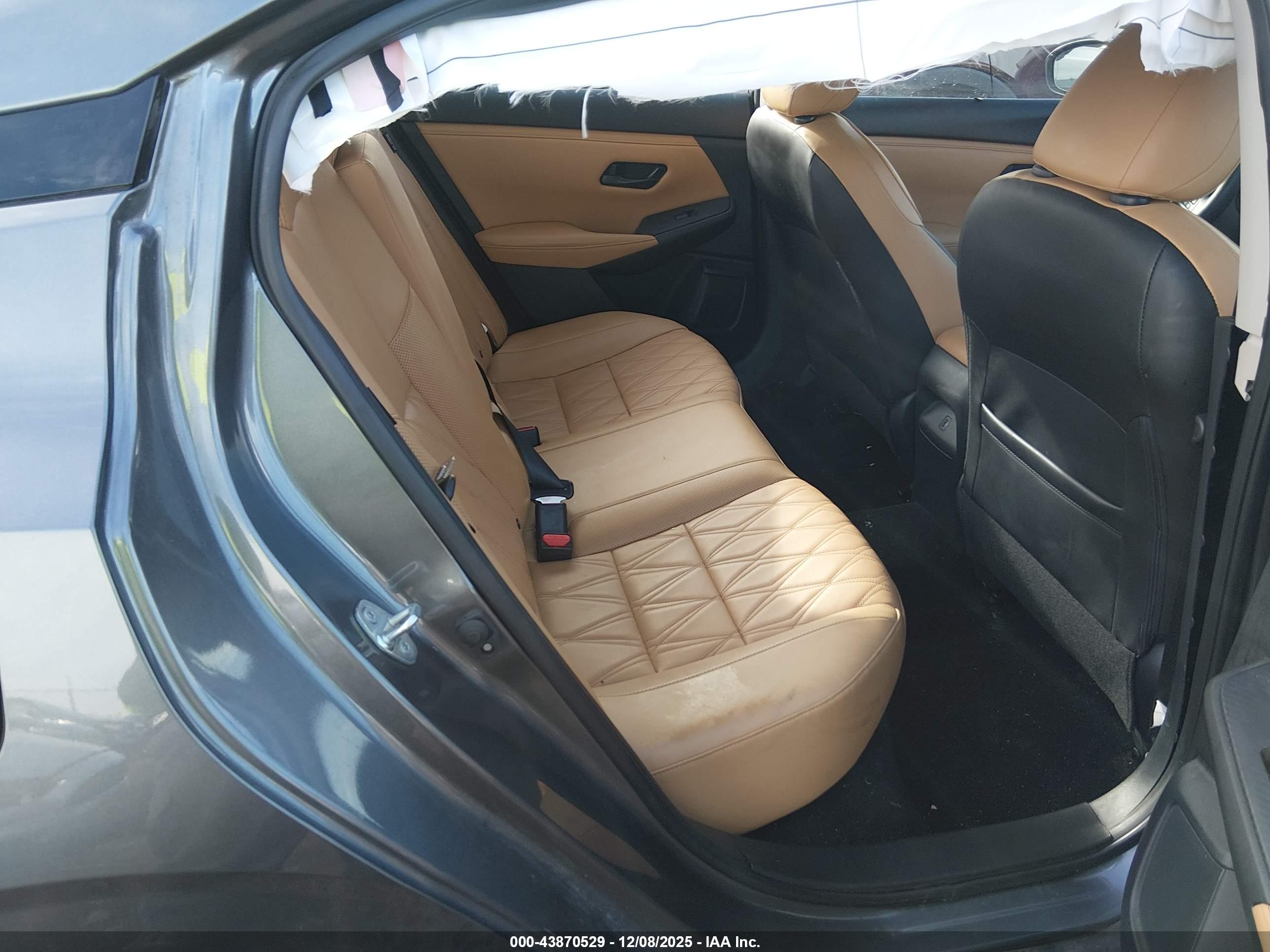 NISSAN SENTRA image 8