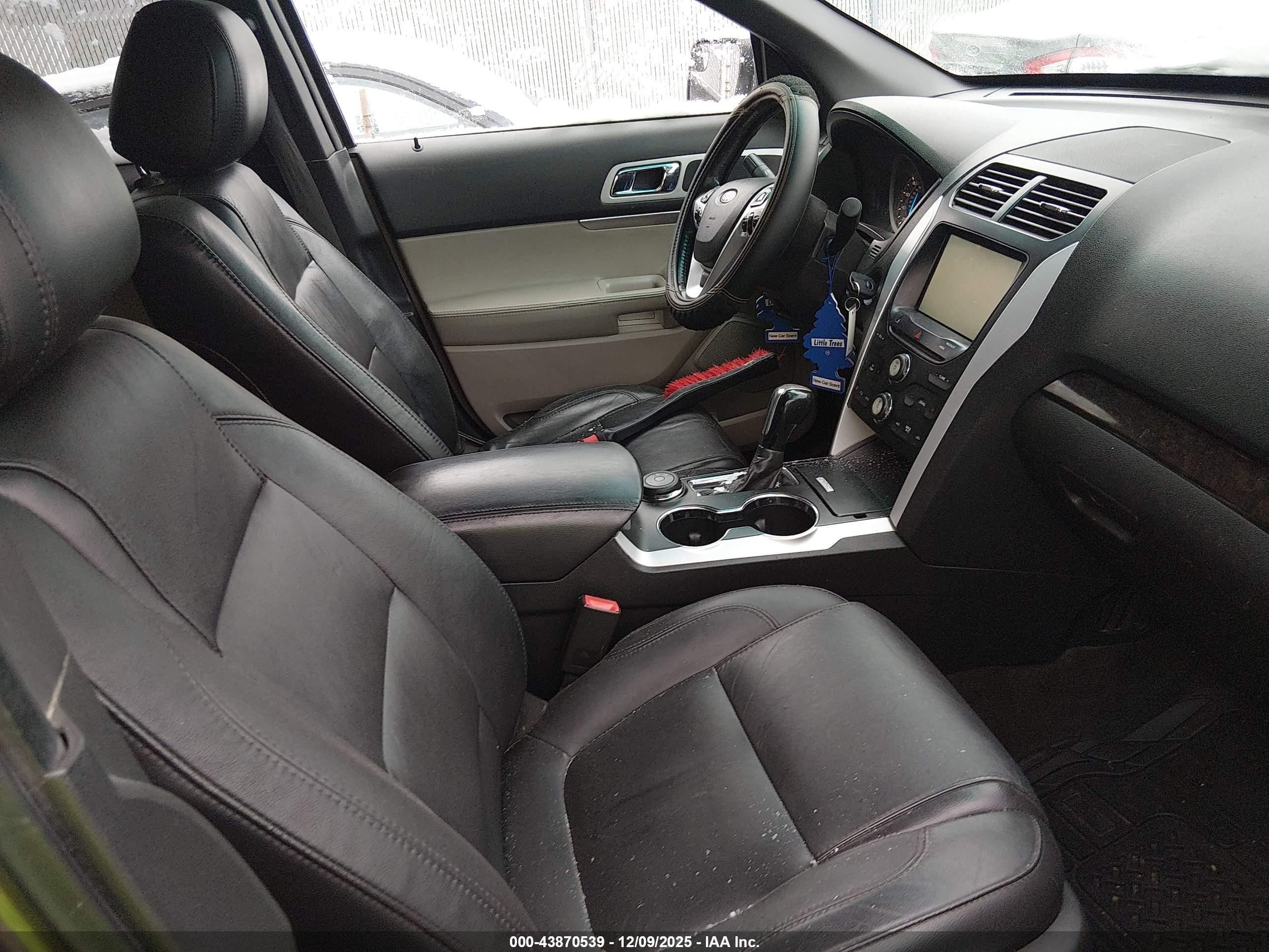 FORD EXPLORER image 5