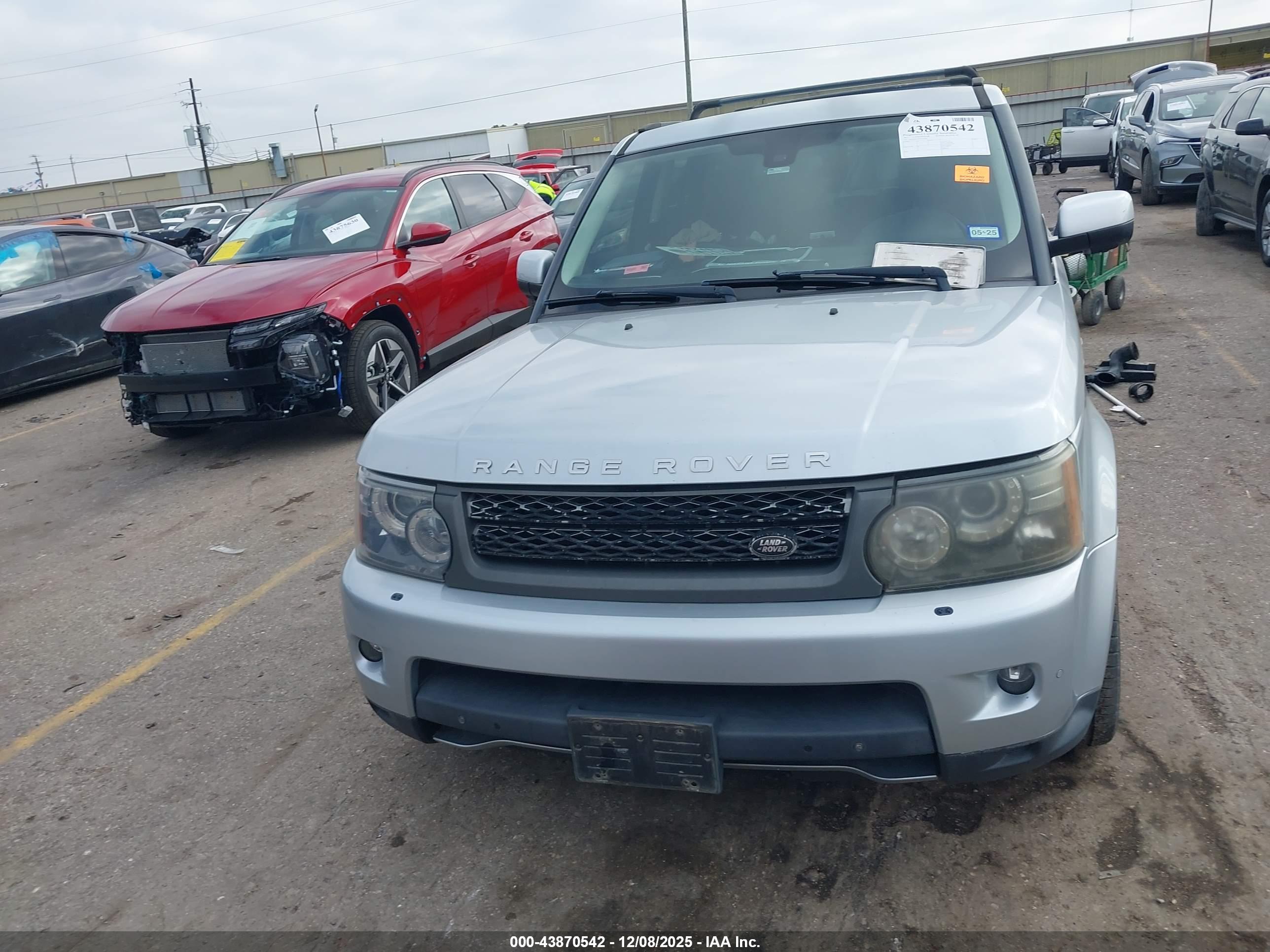 LAND ROVER image 10
