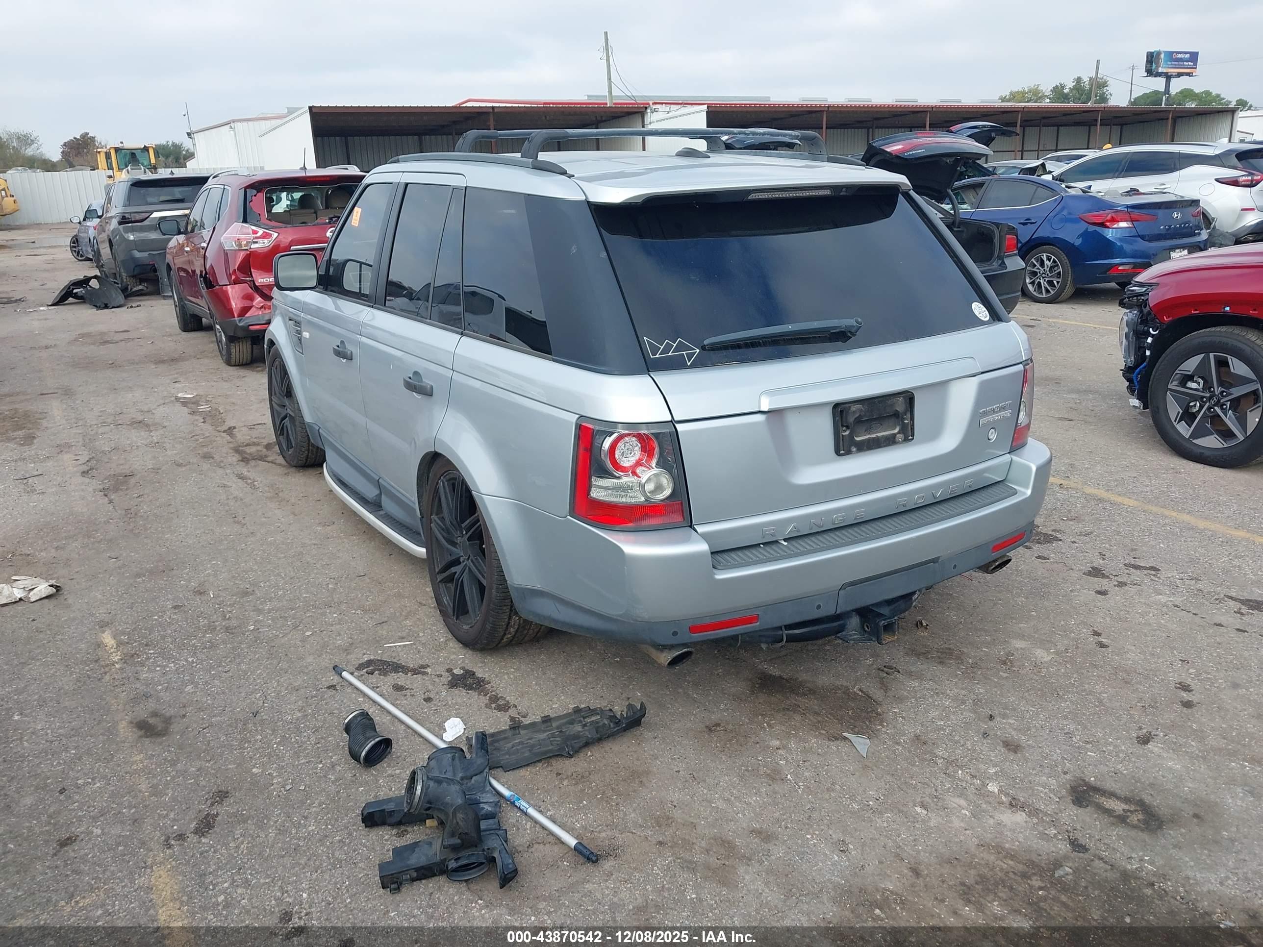 LAND ROVER image 3