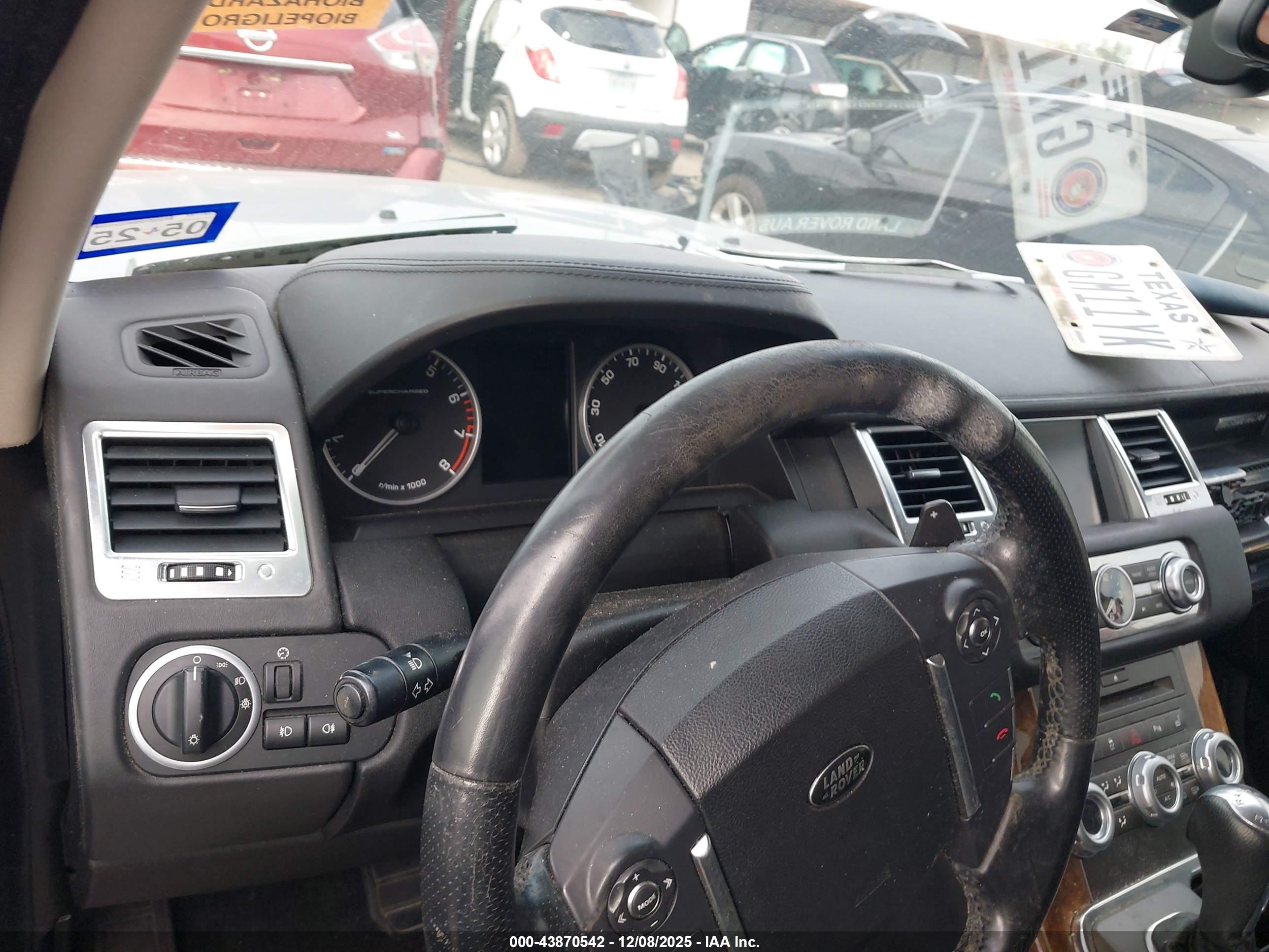LAND ROVER image 7