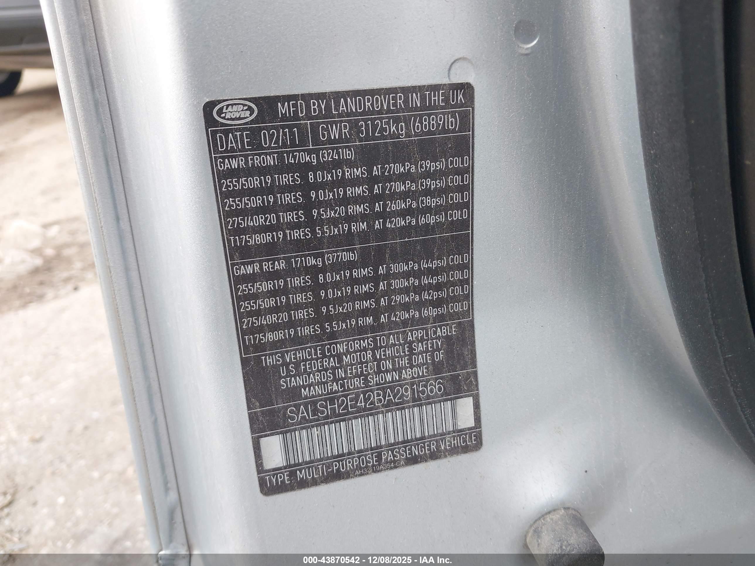 LAND ROVER image 9