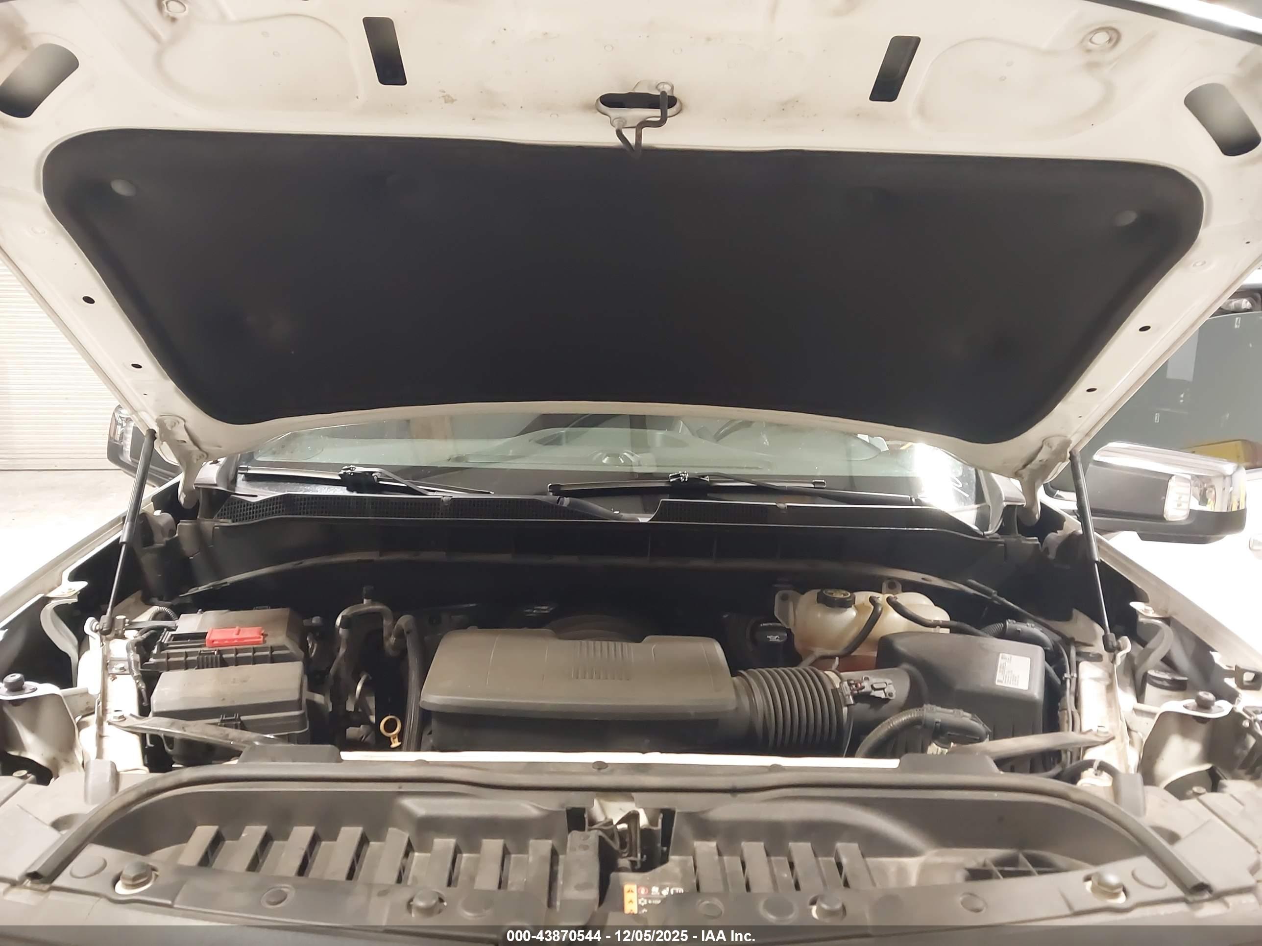 CHEVROLET SILVERADO image 10