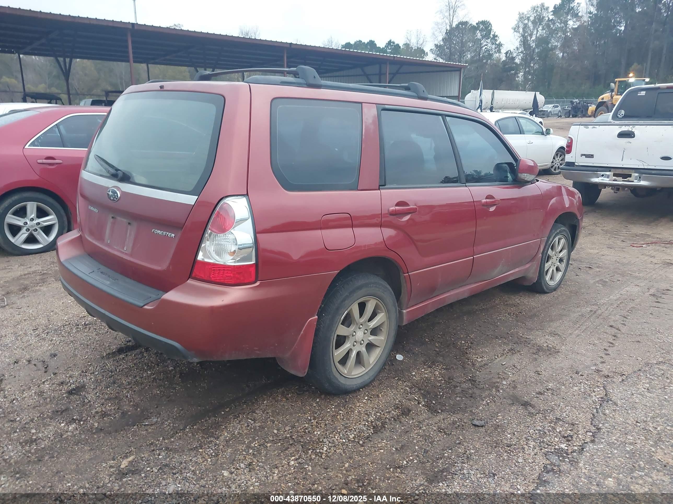 SUBARU FORESTER image 4