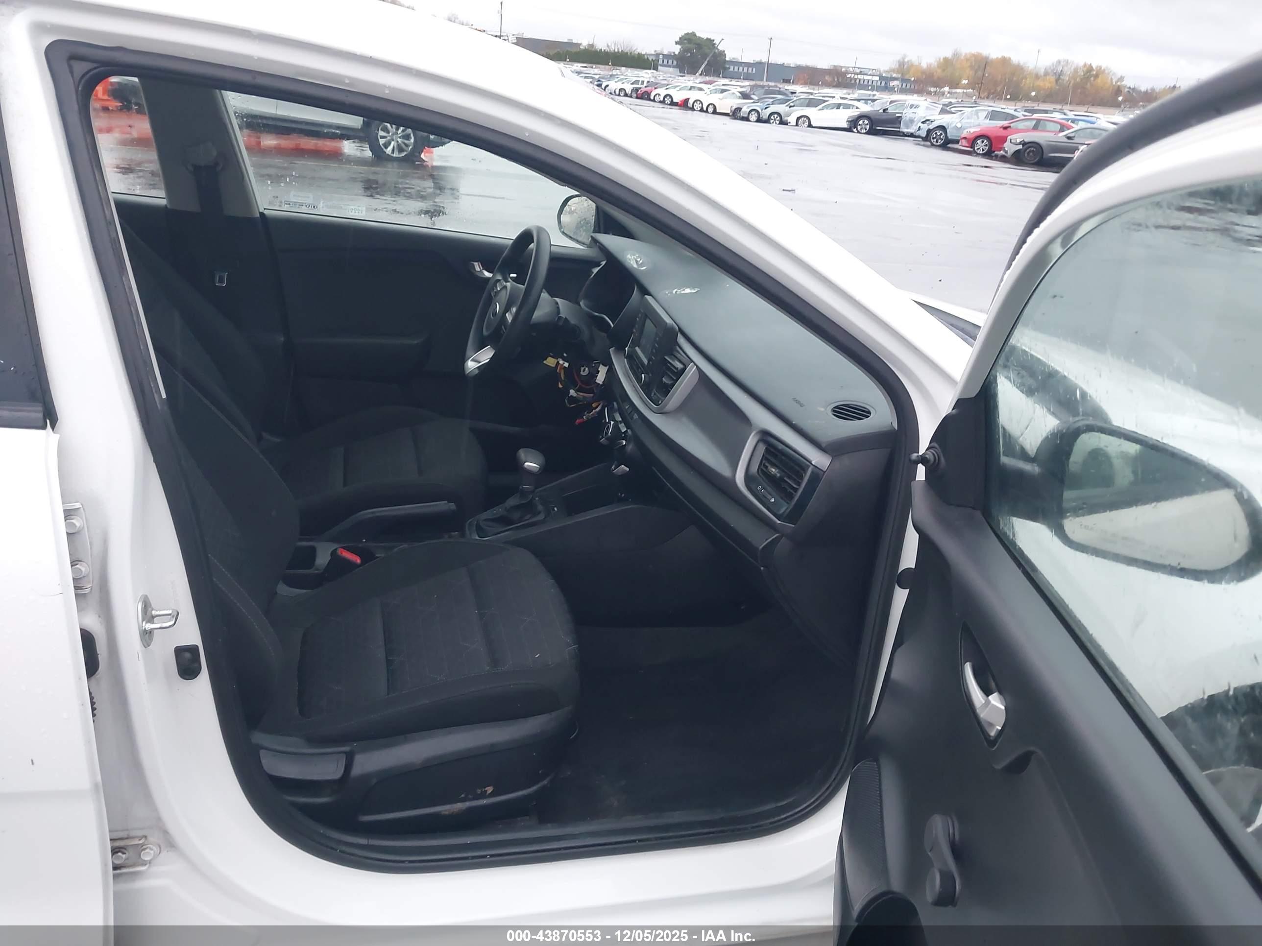 KIA RIO image 5