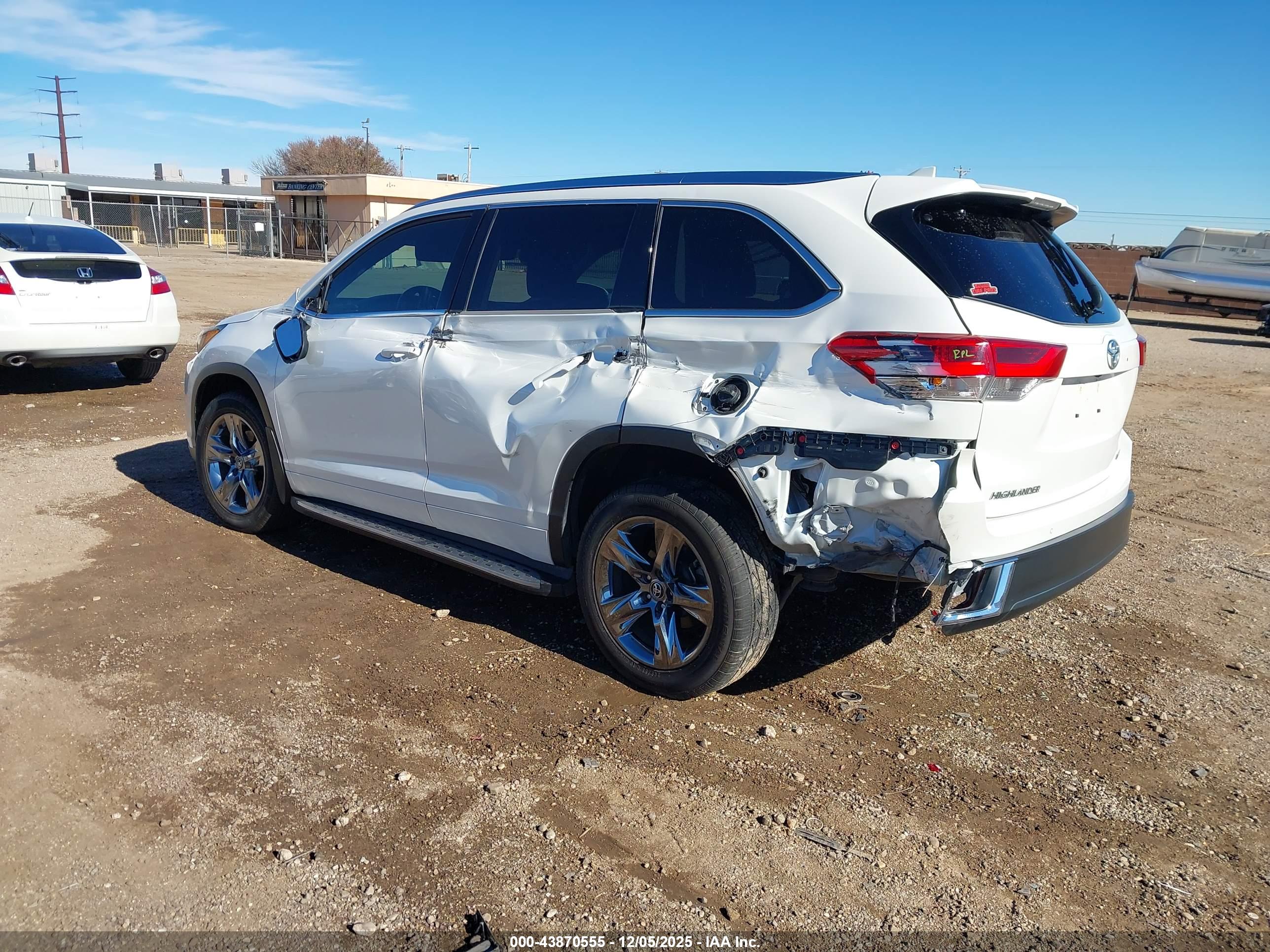 TOYOTA HIGHLANDER image 3