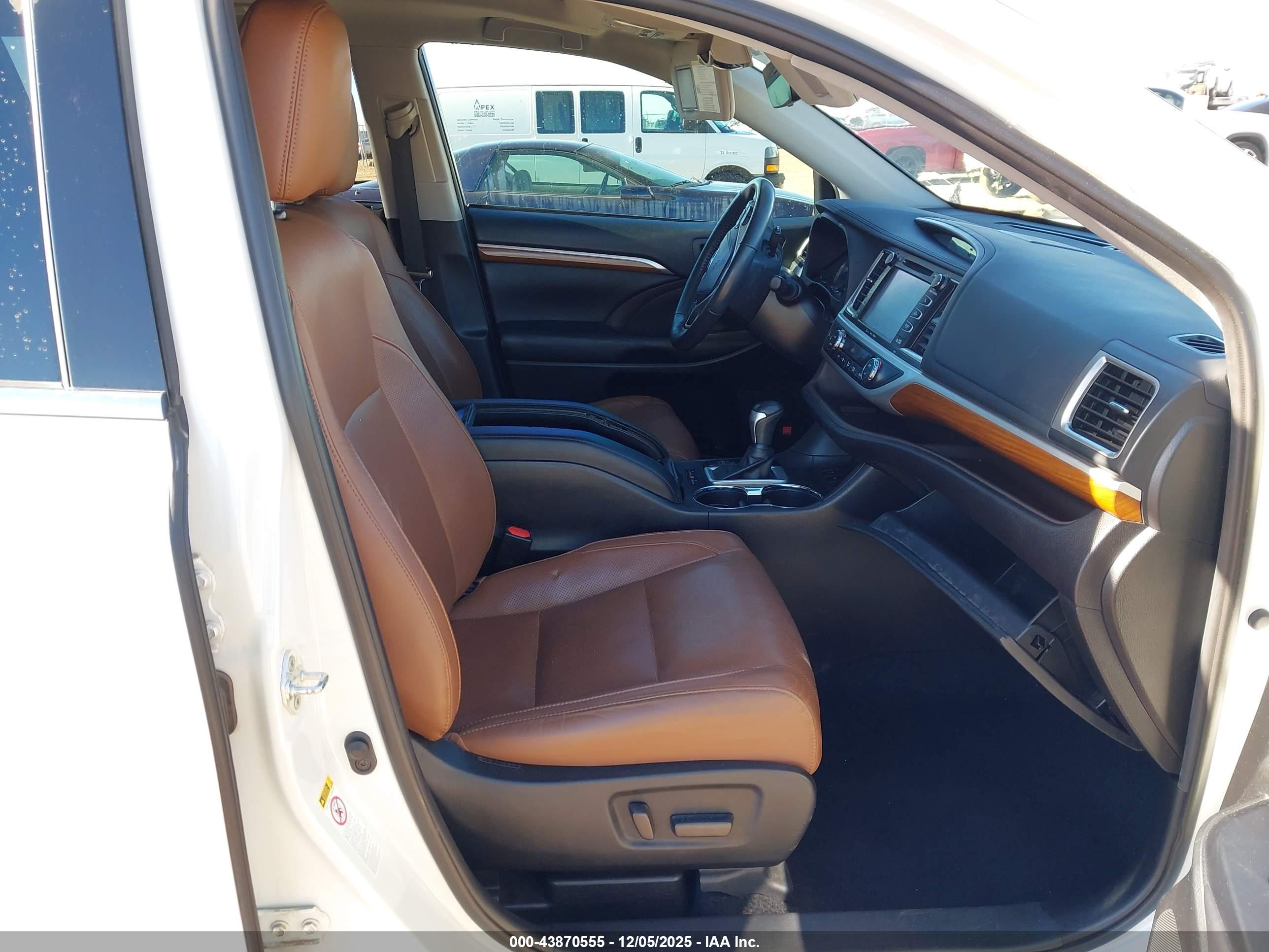 TOYOTA HIGHLANDER image 5