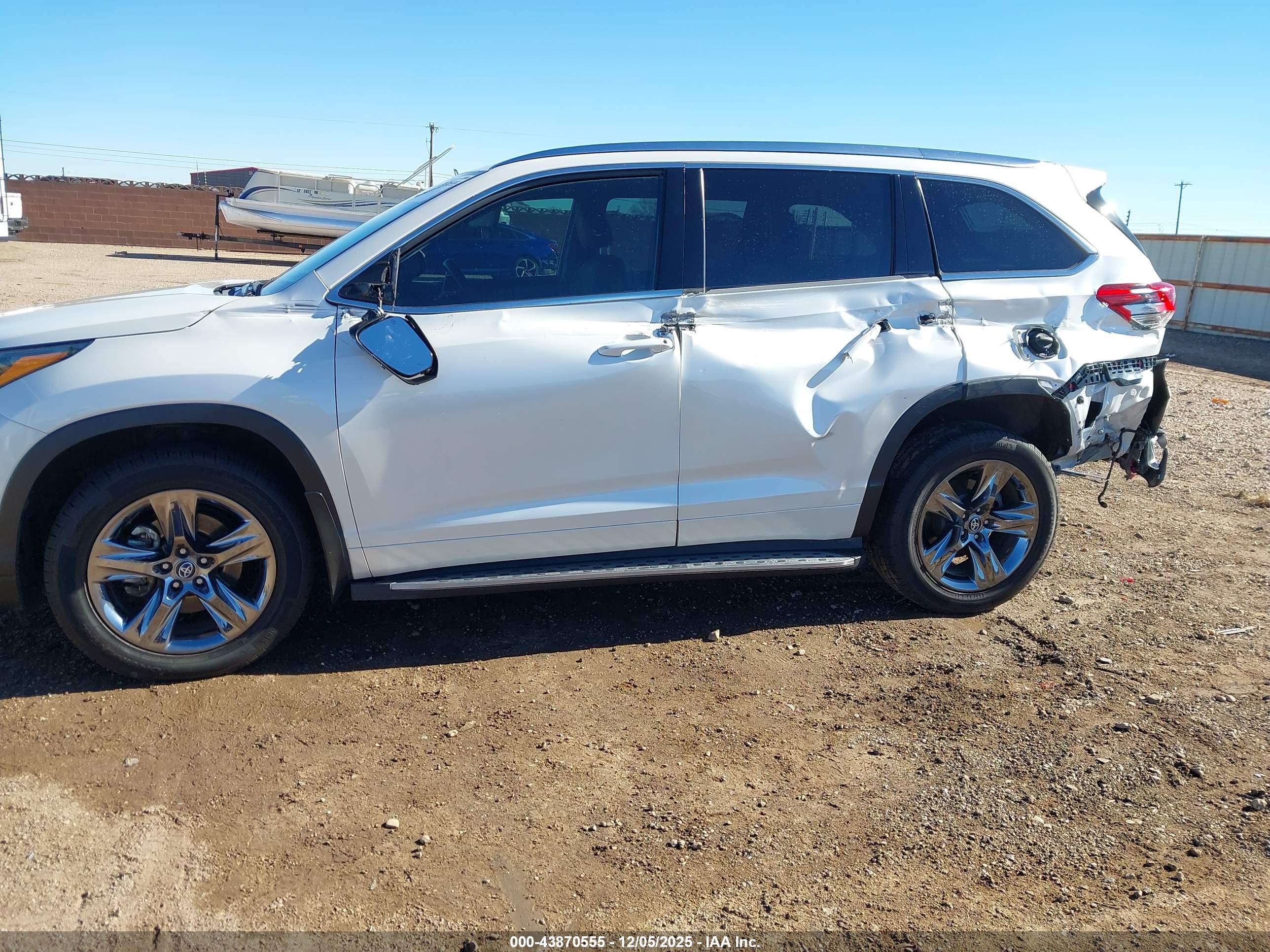 TOYOTA HIGHLANDER image 6