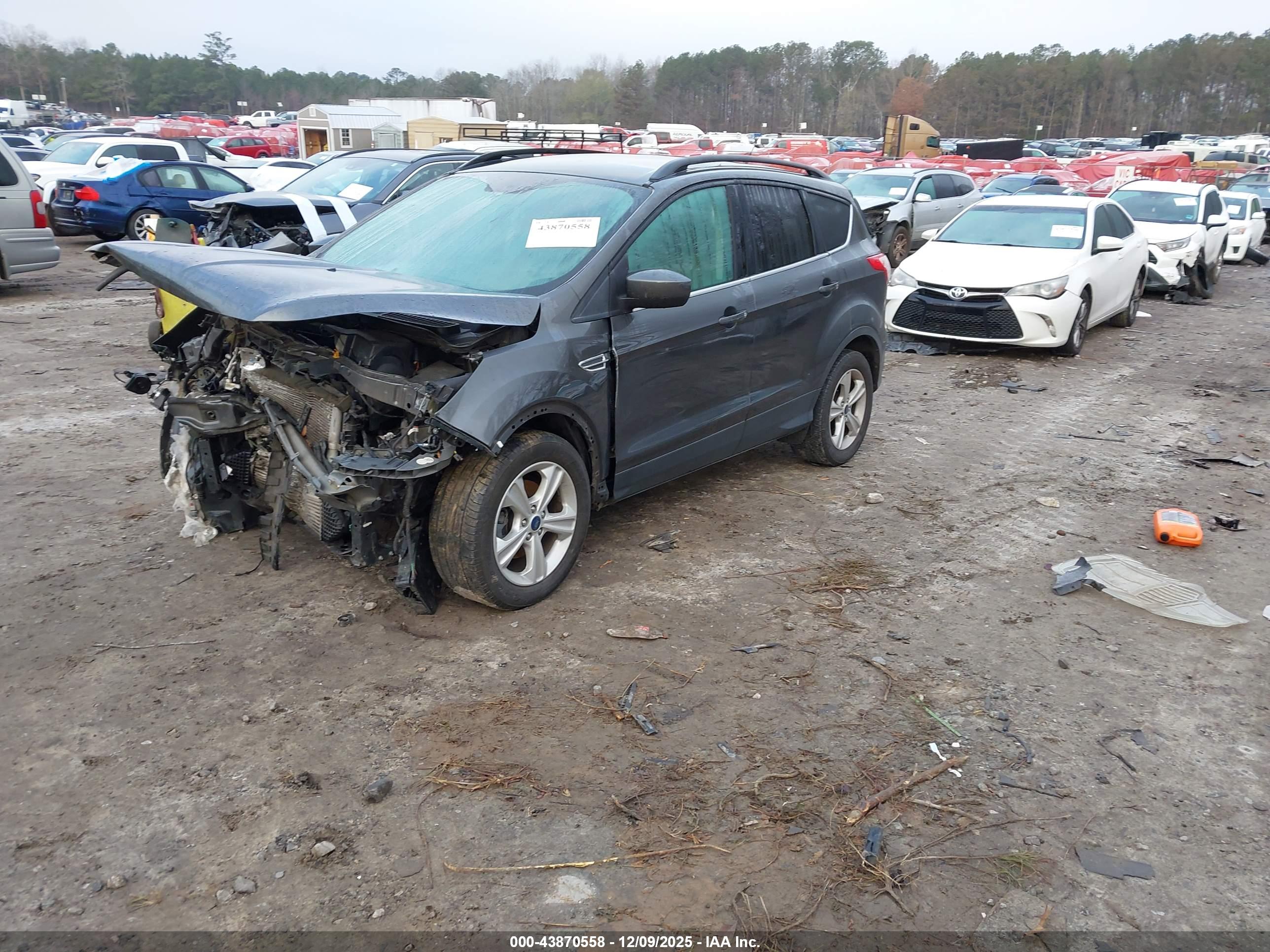 FORD ESCAPE image 2