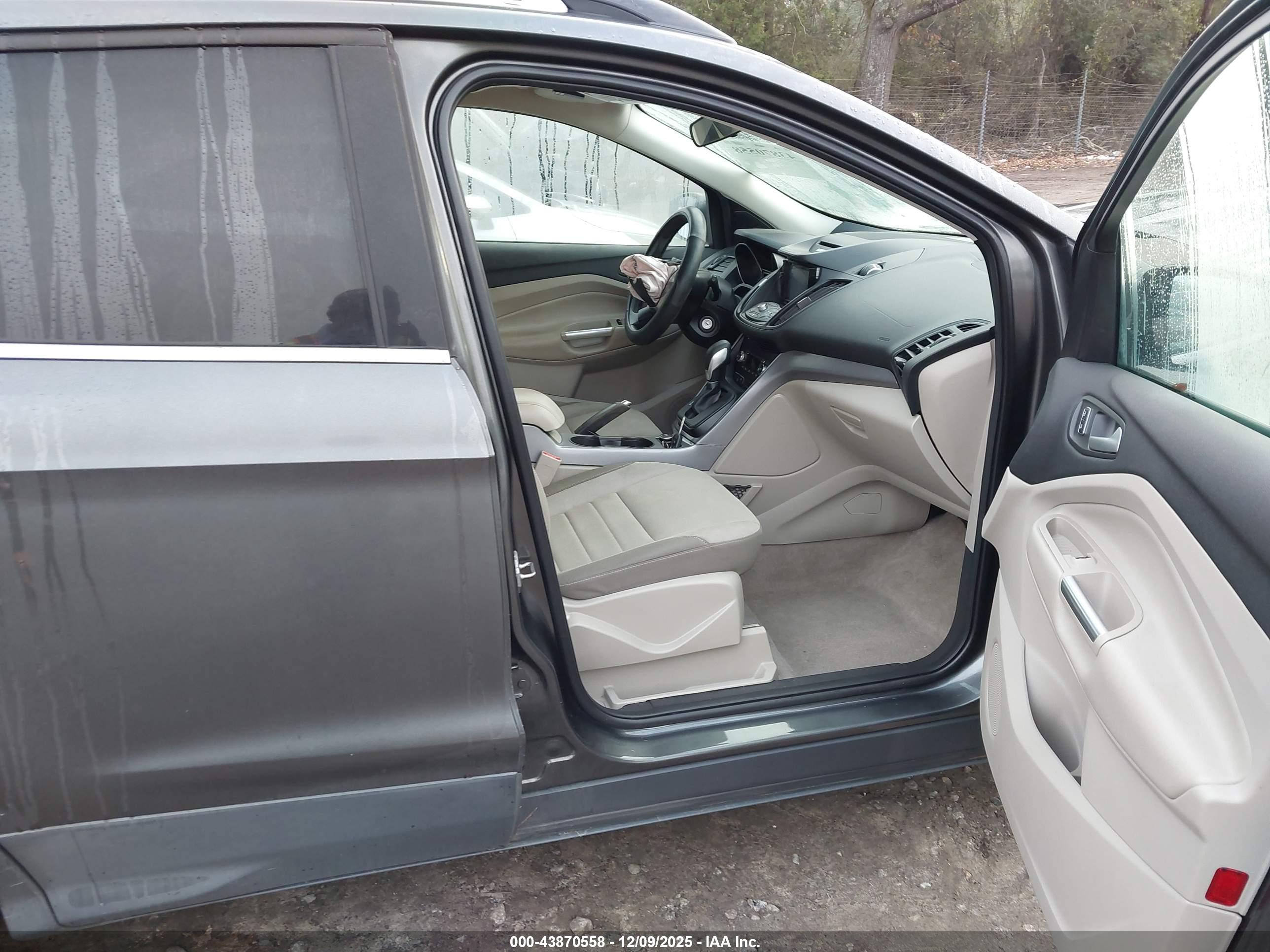 FORD ESCAPE image 5