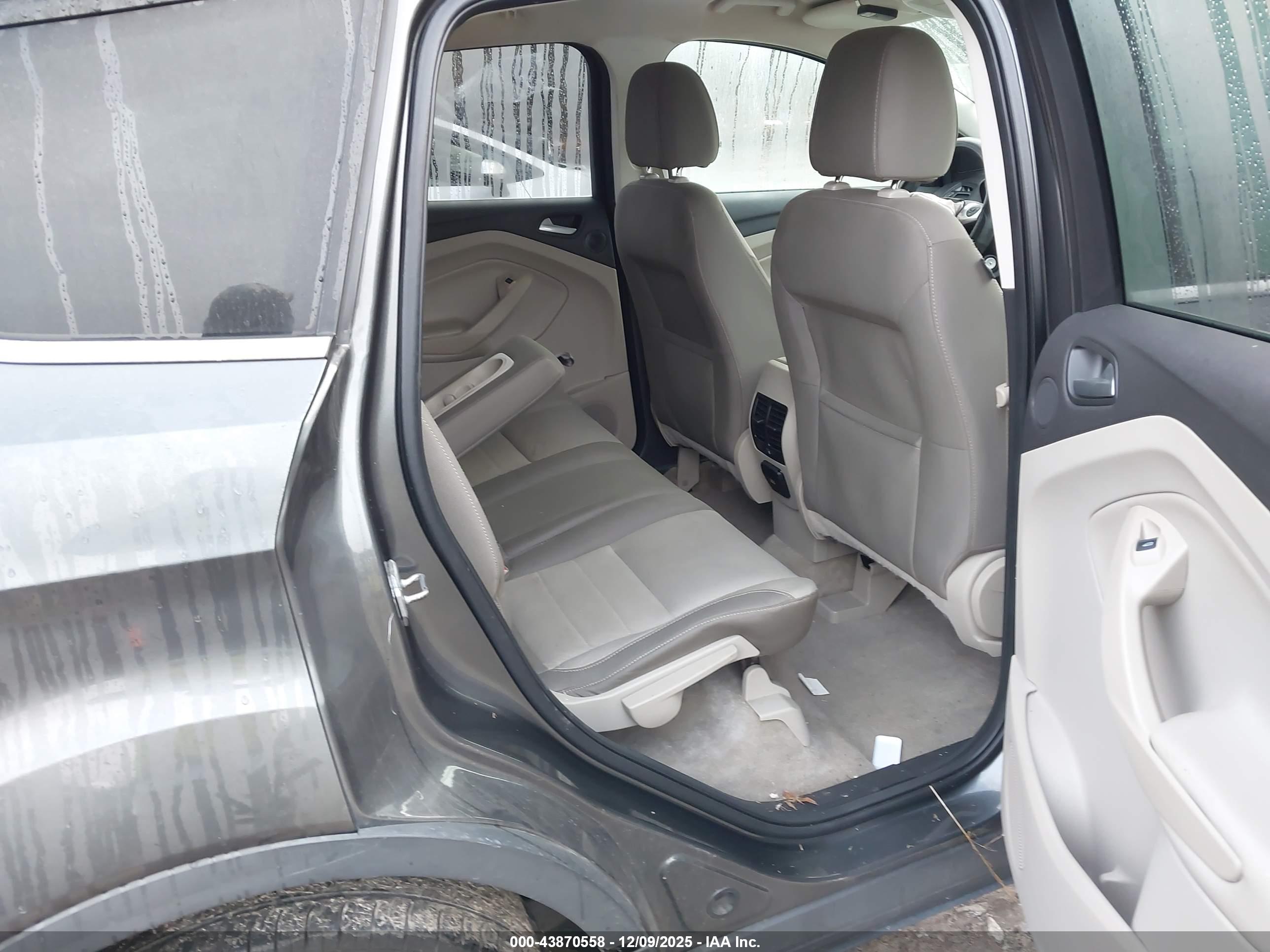 FORD ESCAPE image 8