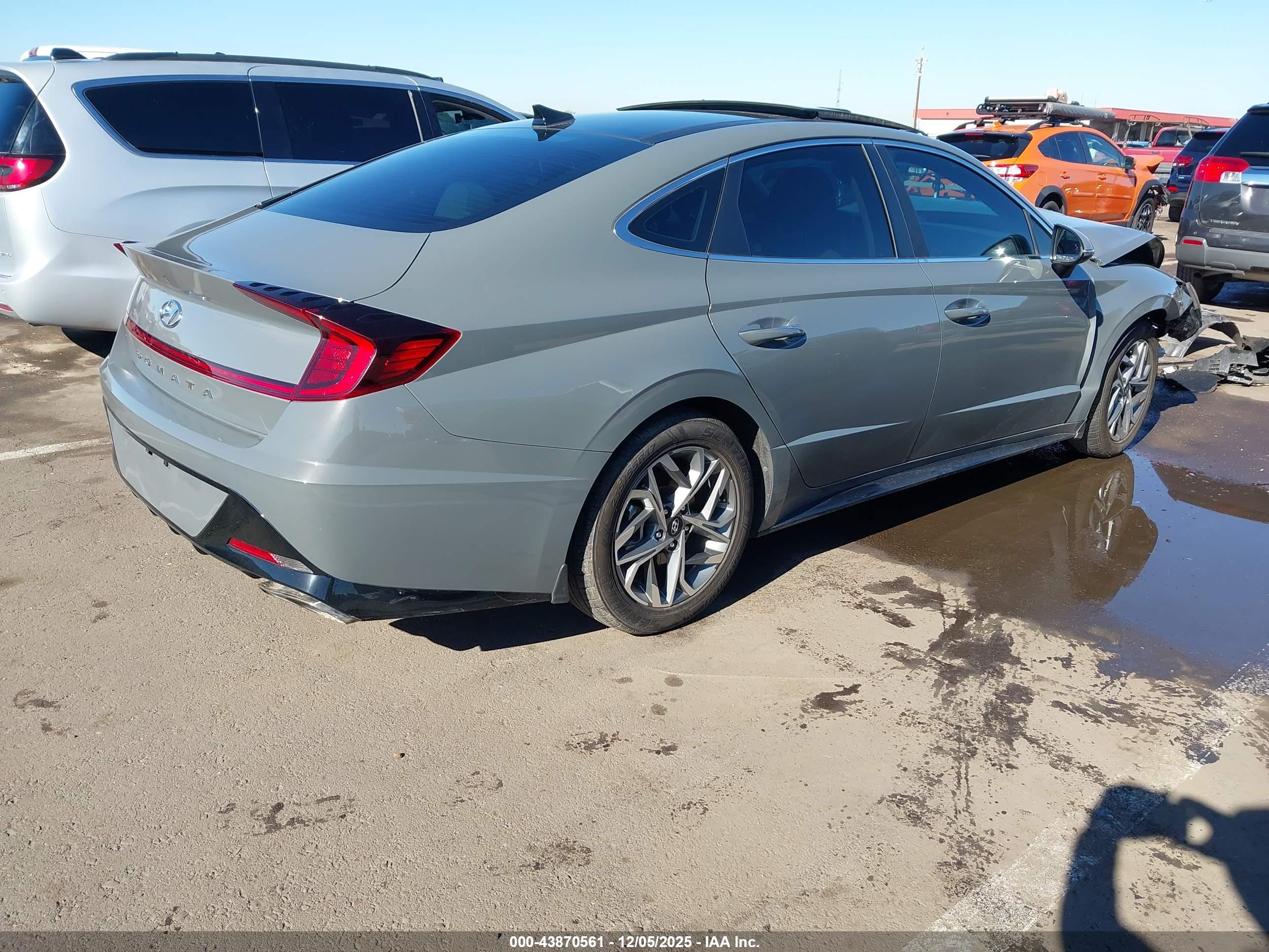 HYUNDAI SONATA image 4