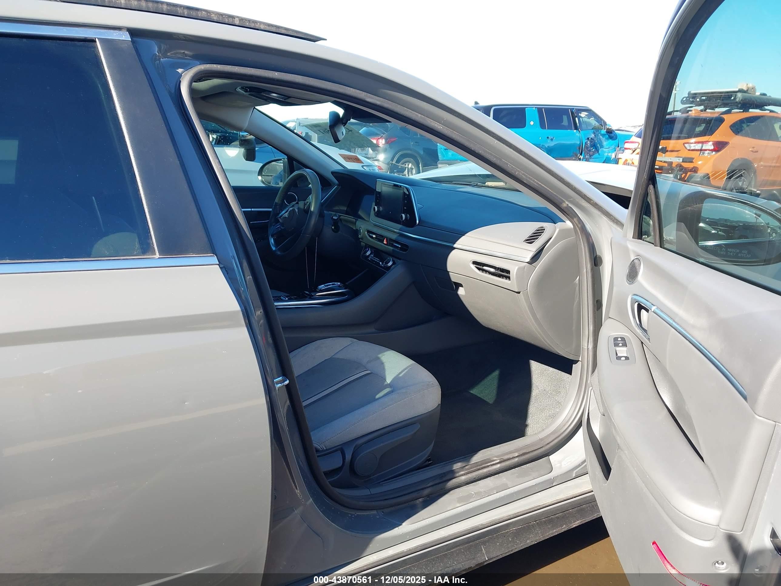 HYUNDAI SONATA image 5