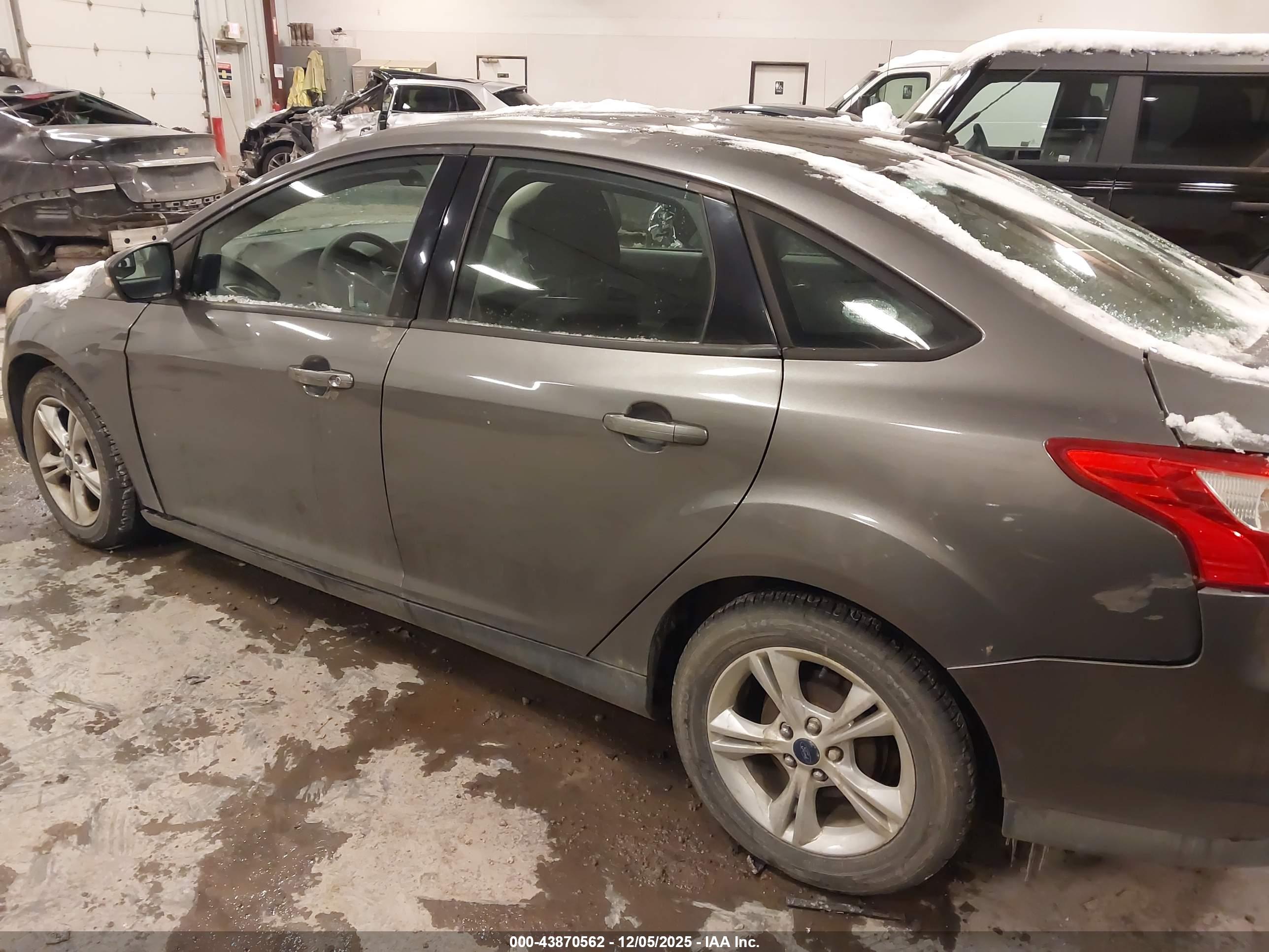 FORD FOCUS image 3