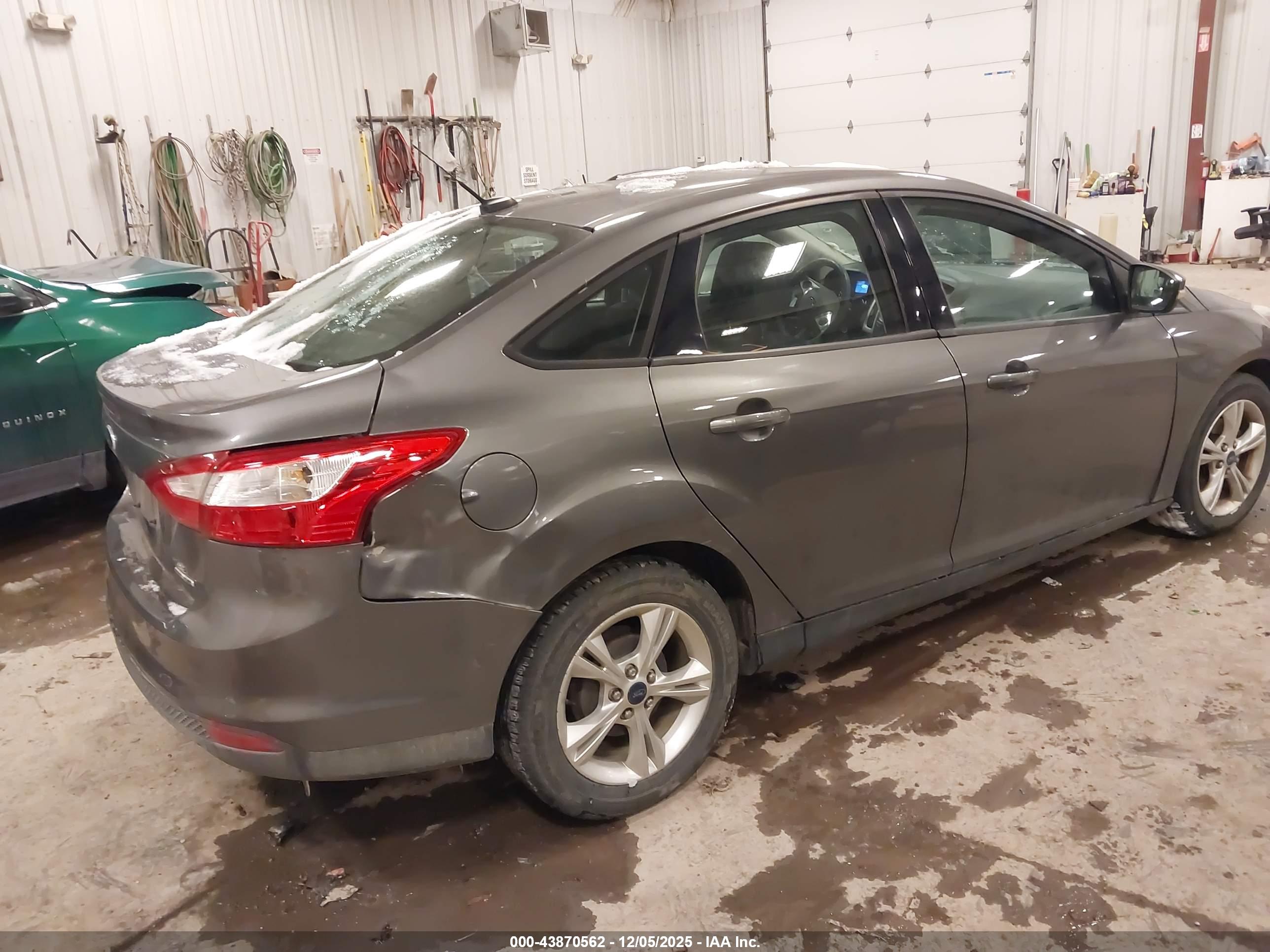 FORD FOCUS image 4