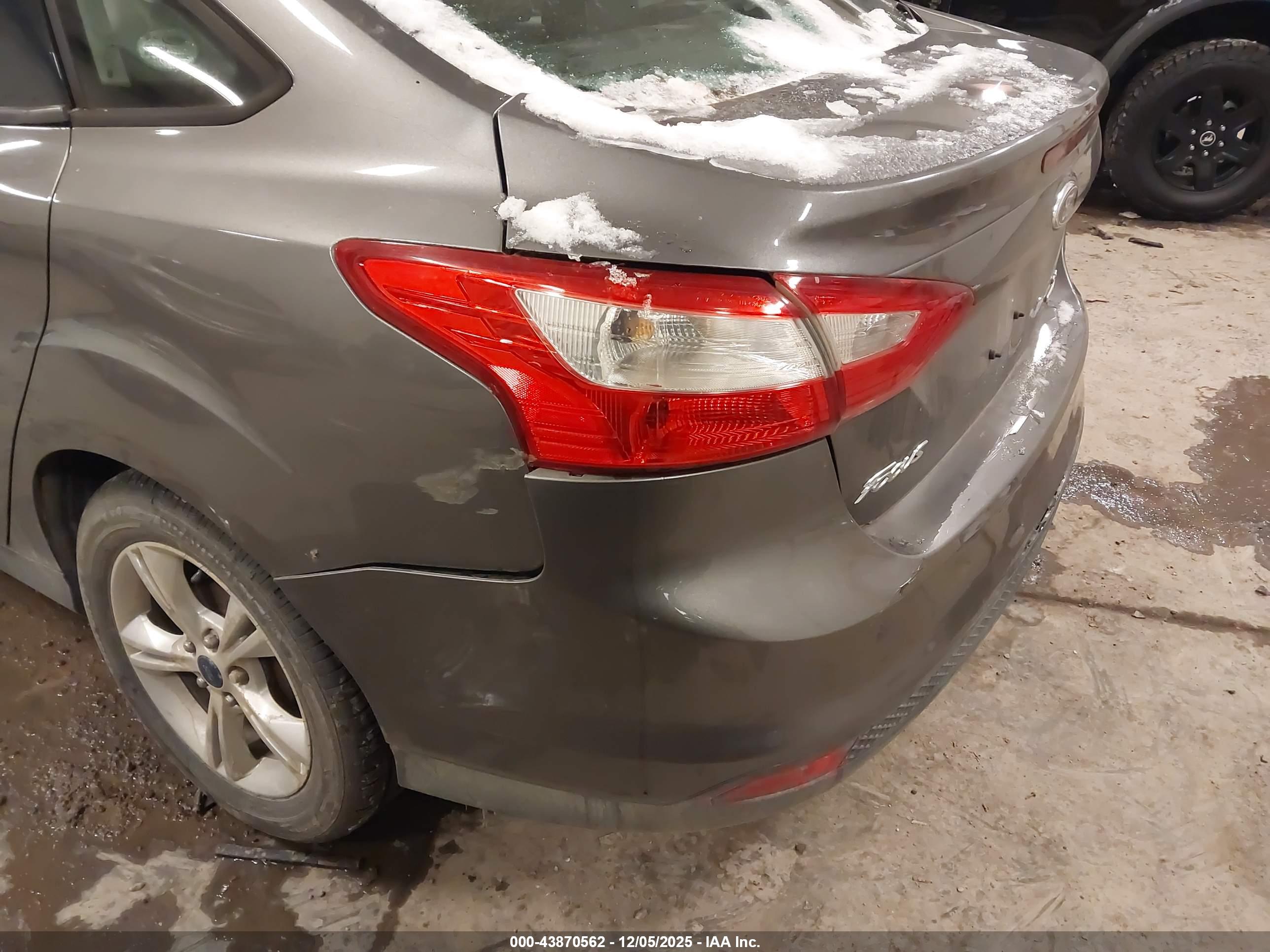 FORD FOCUS image 6