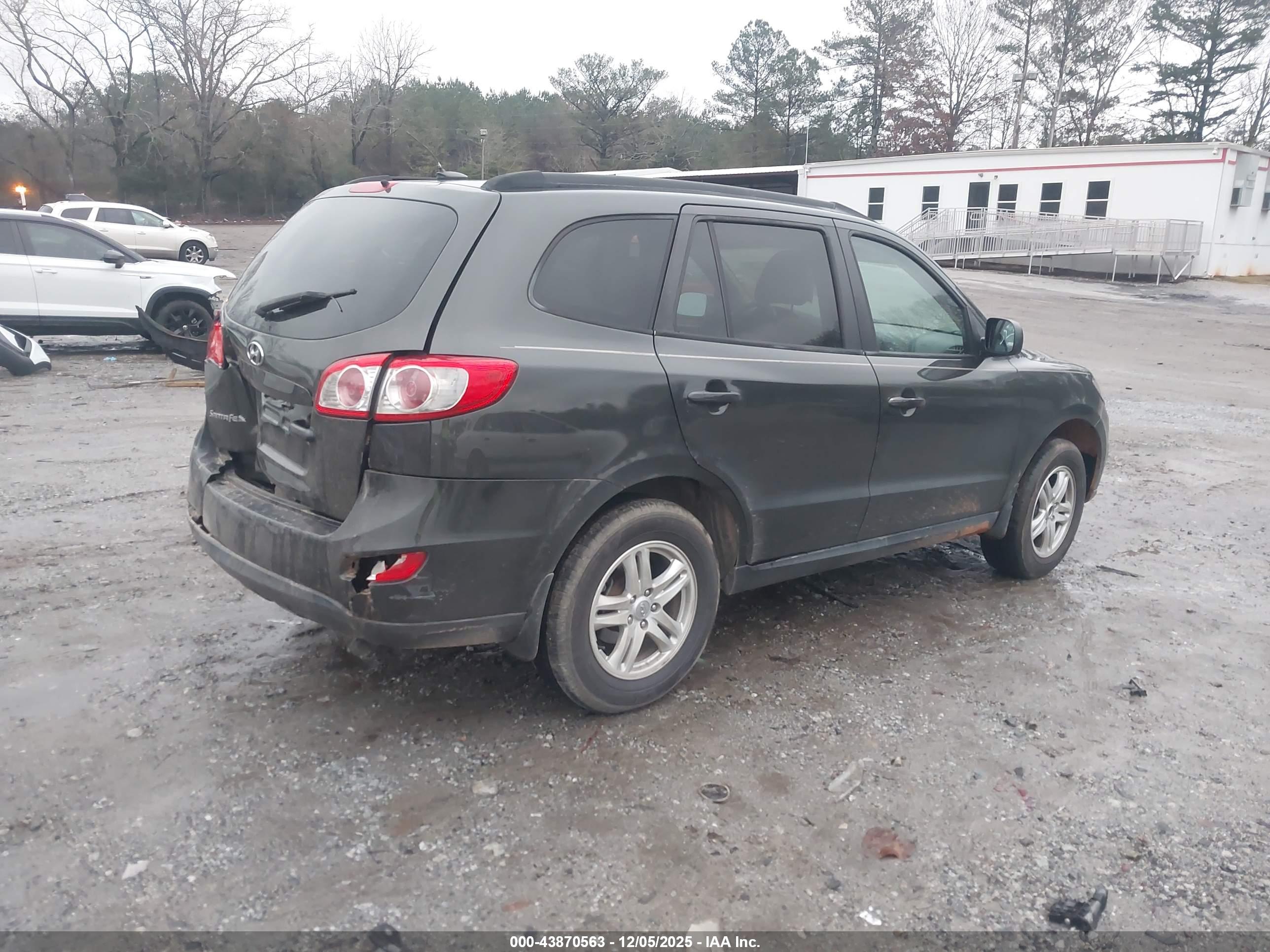 HYUNDAI SANTA image 4