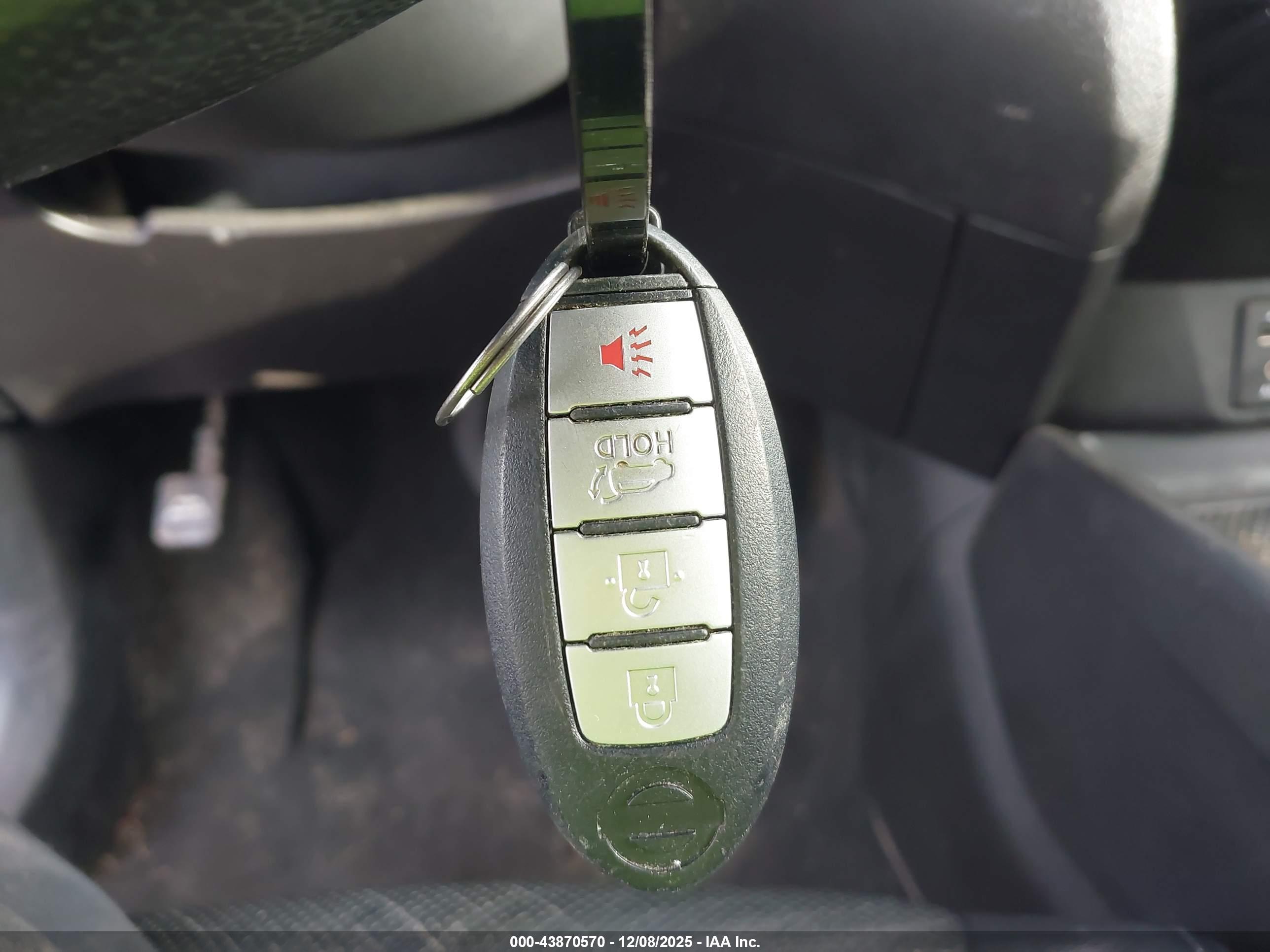 NISSAN ROGUE image 11
