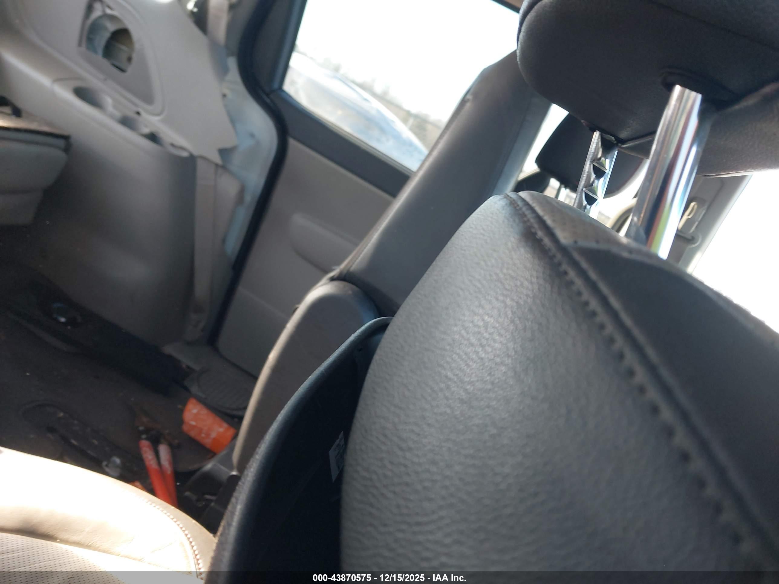 KIA SEDONA image 8